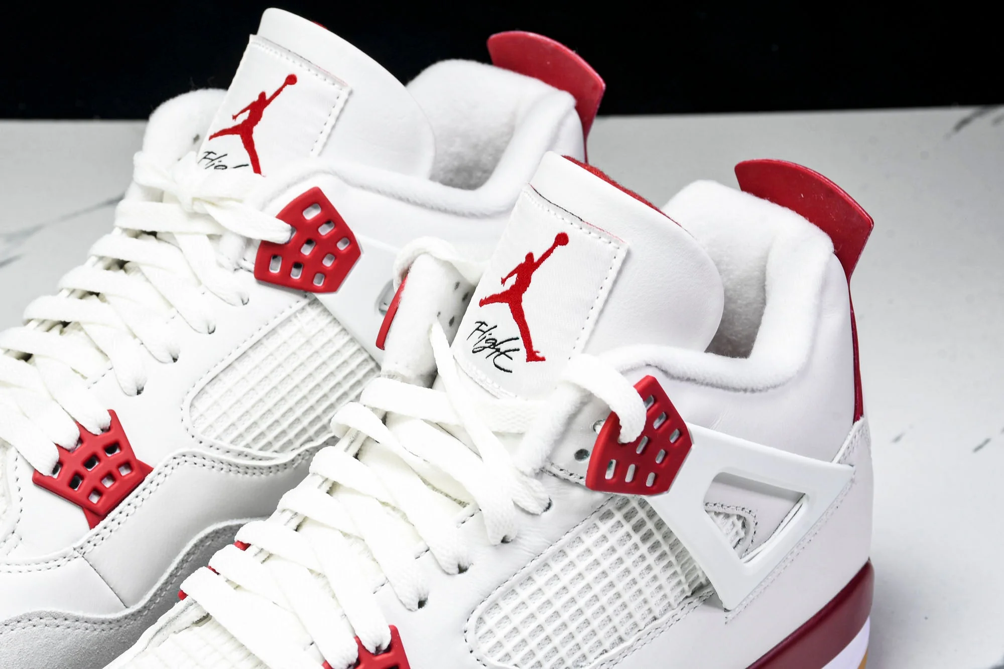 AJ4 Retro SB 'Varsity Red' (Friends & Family)