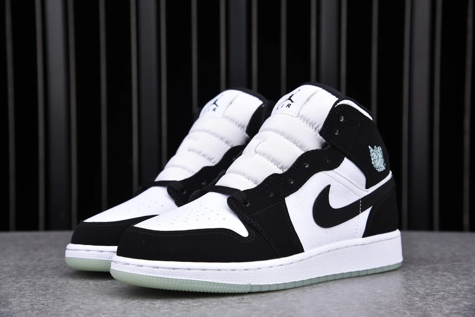 AJ1 Mid SE GS 'Glow in the Dark Panda'