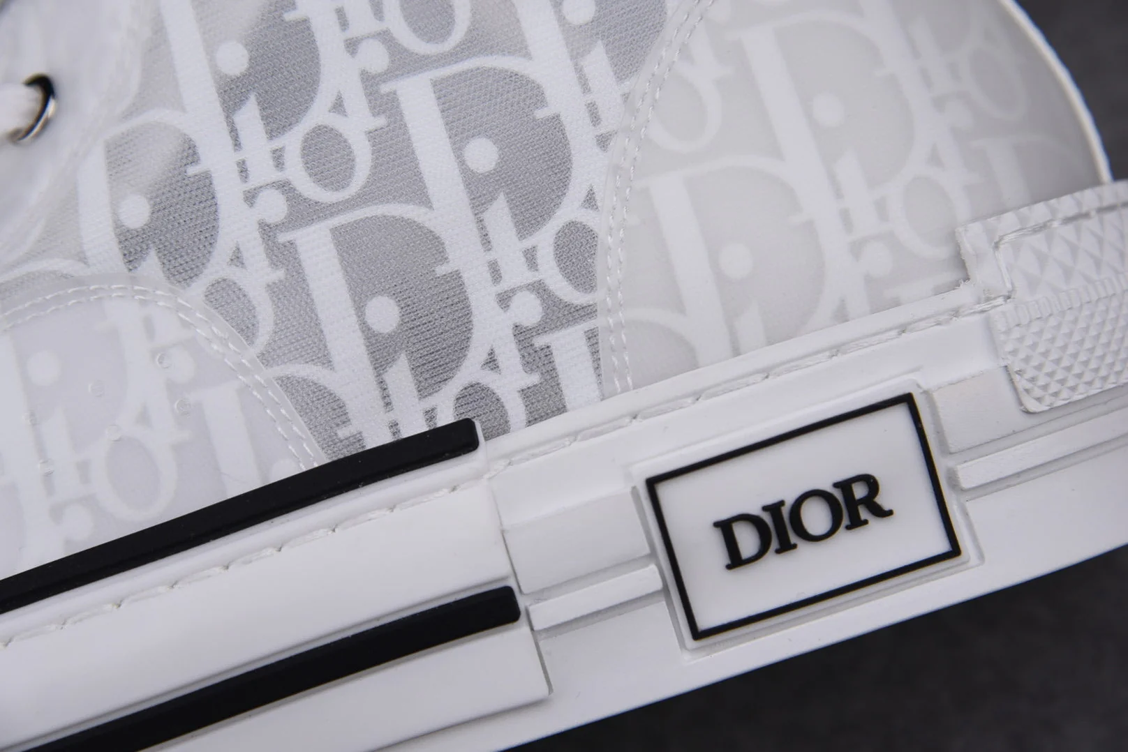 D1or B23 High 'Oblique White'