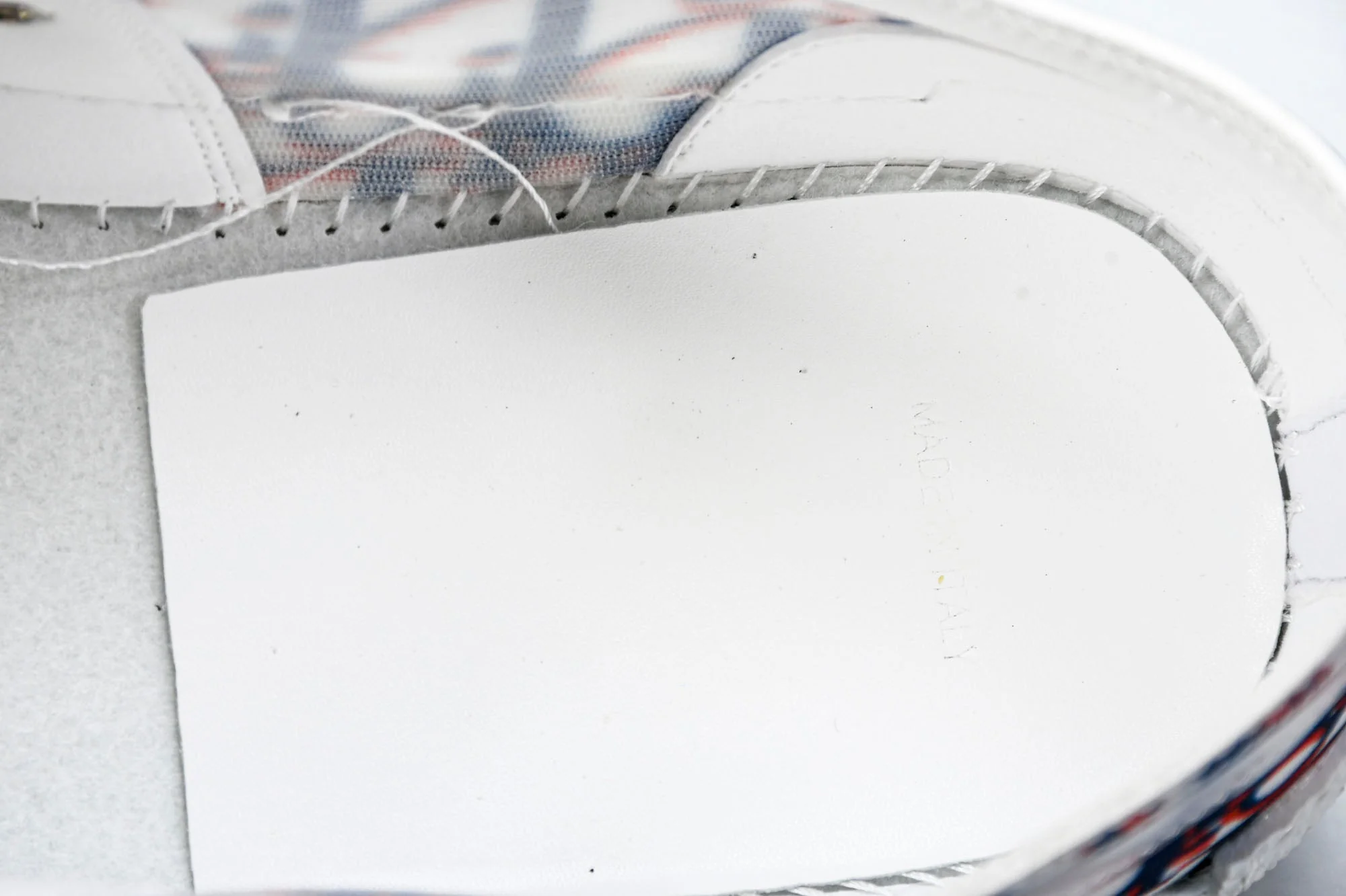 D1or B23 Low 'Oblique Red Blue Pixel'