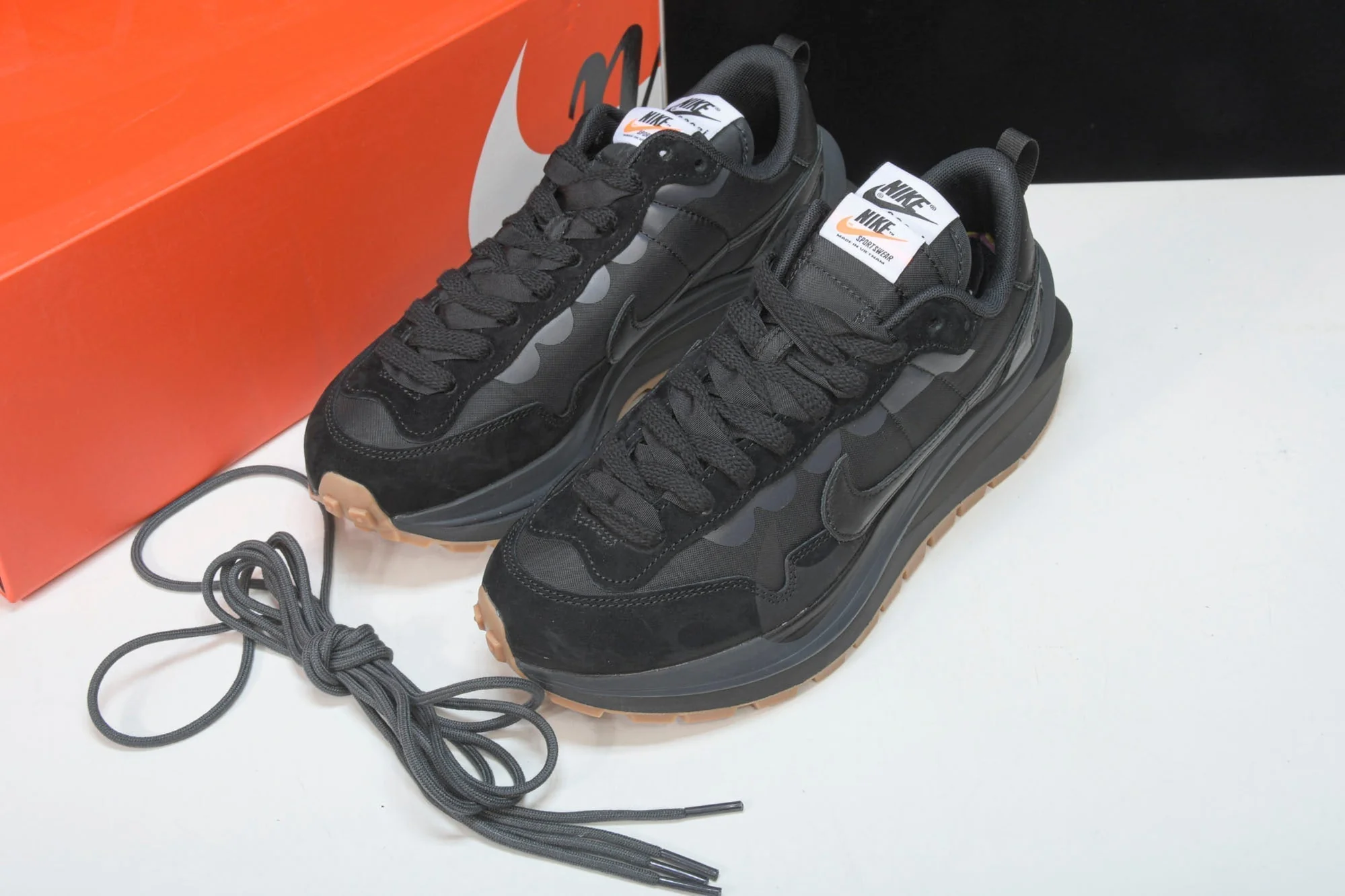 Sacai VaporWaffle 'Black Gum'