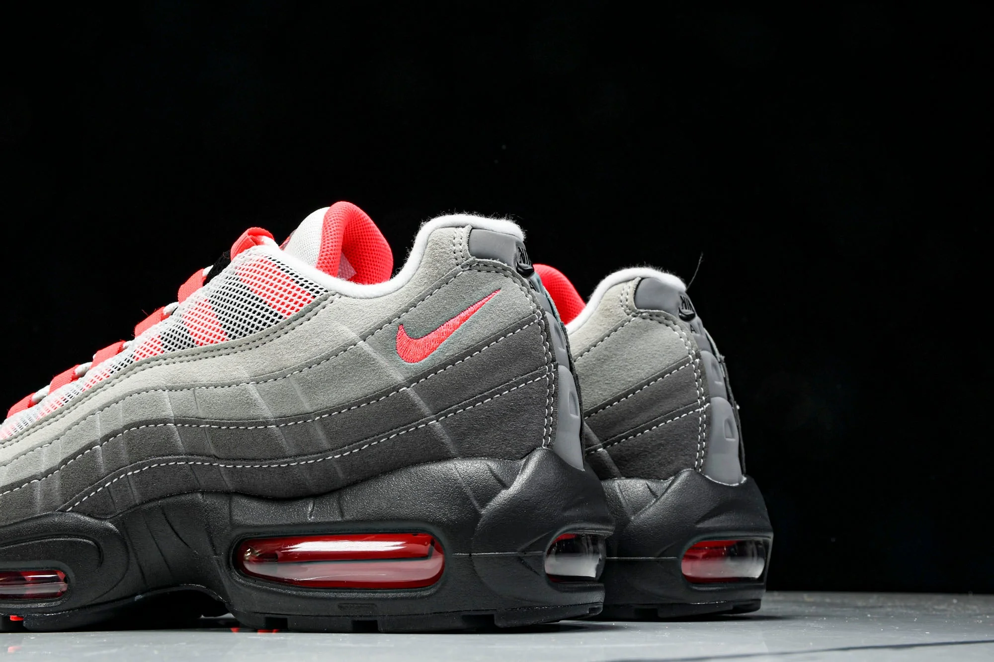 AM95 OG 'Solar Red'