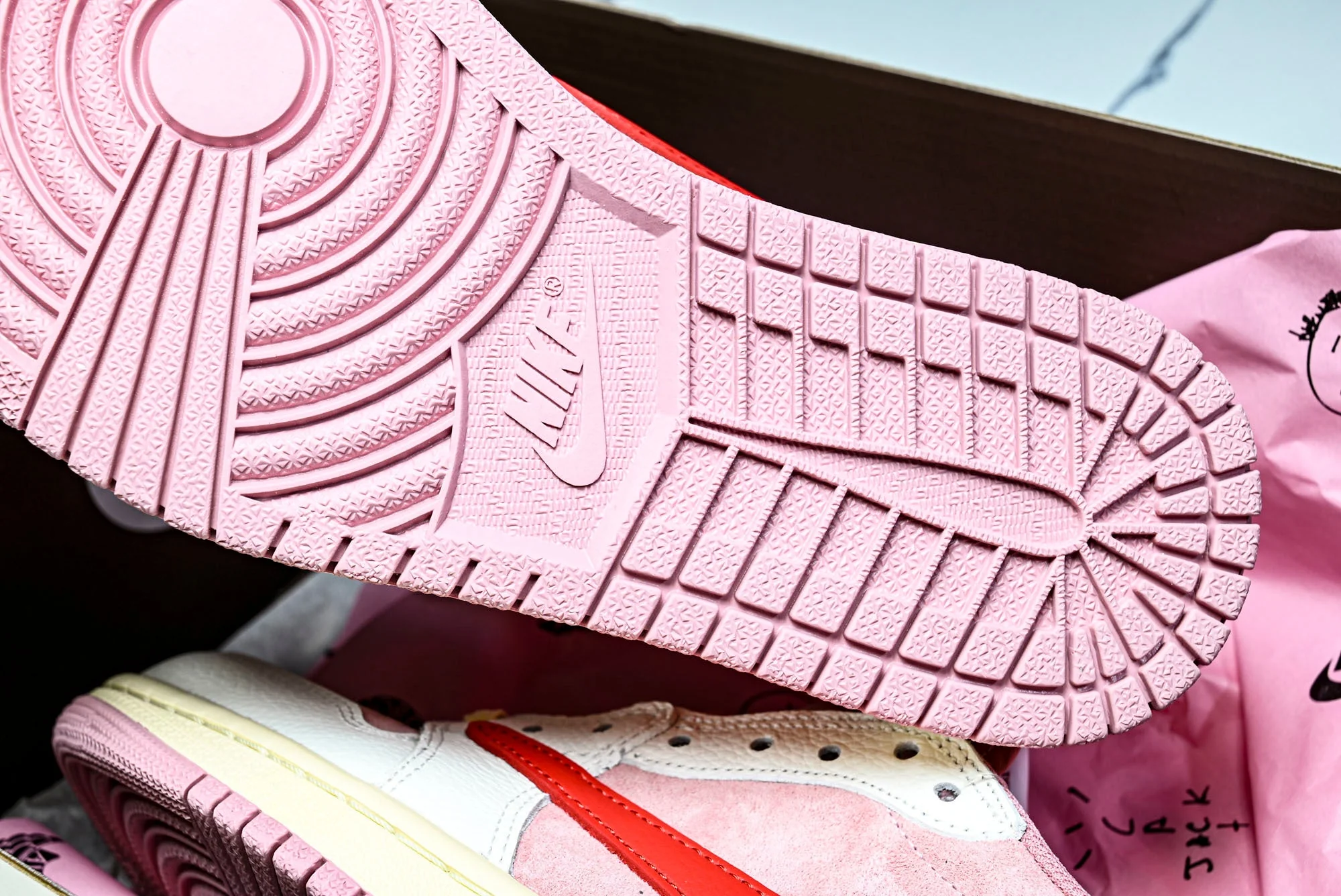 Travis Scott AJ1 Retro Low OG 'Tropical Pink'