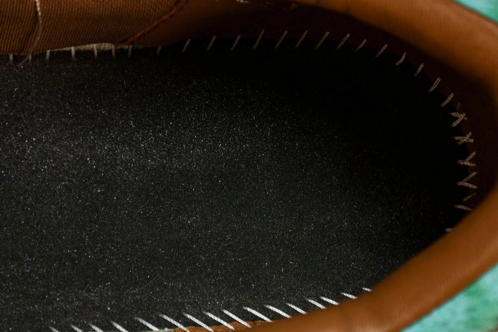 D1or B33 'Turquoise Brown'