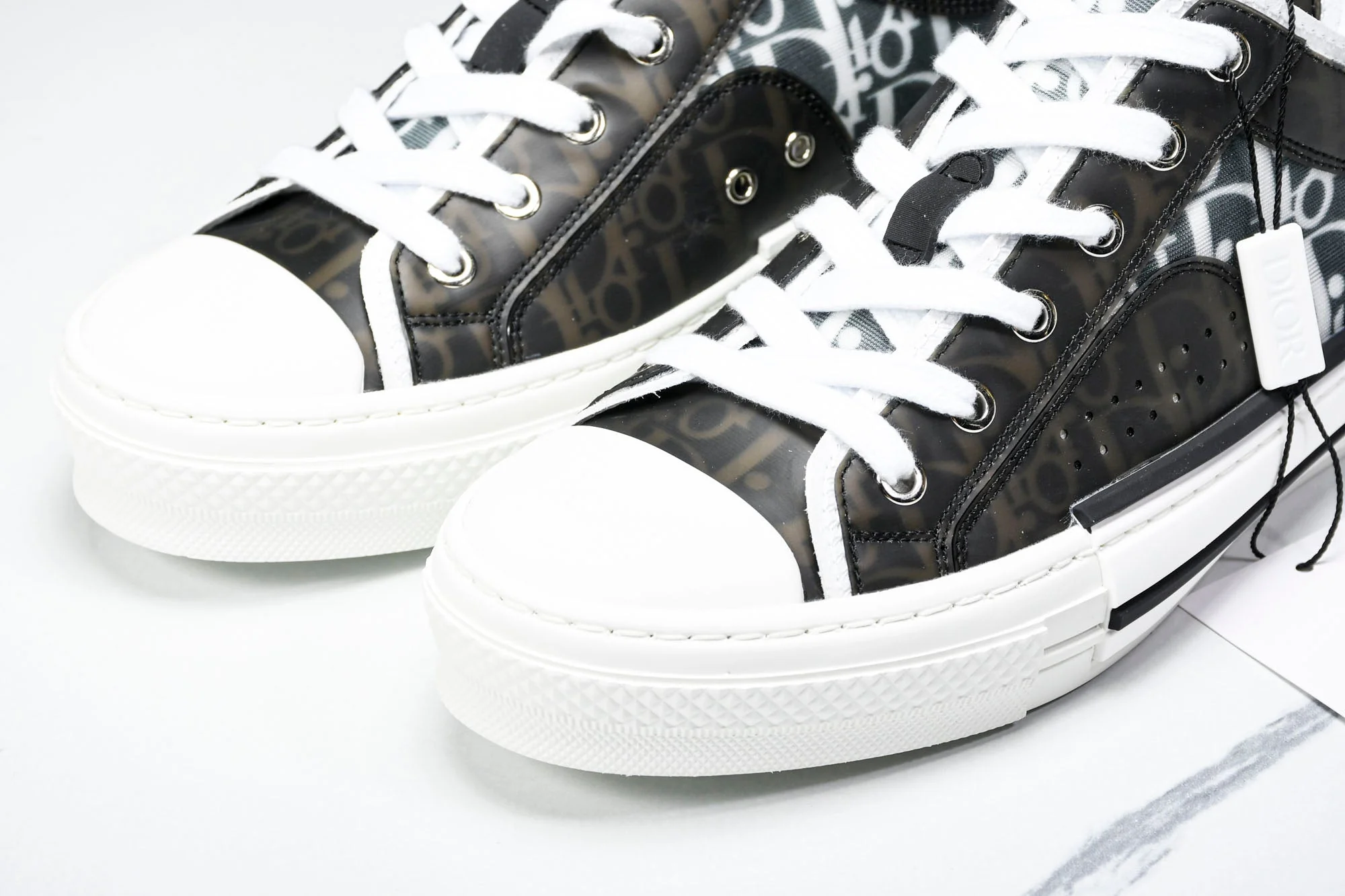 D1or B23 Low 'Oblique Black White'