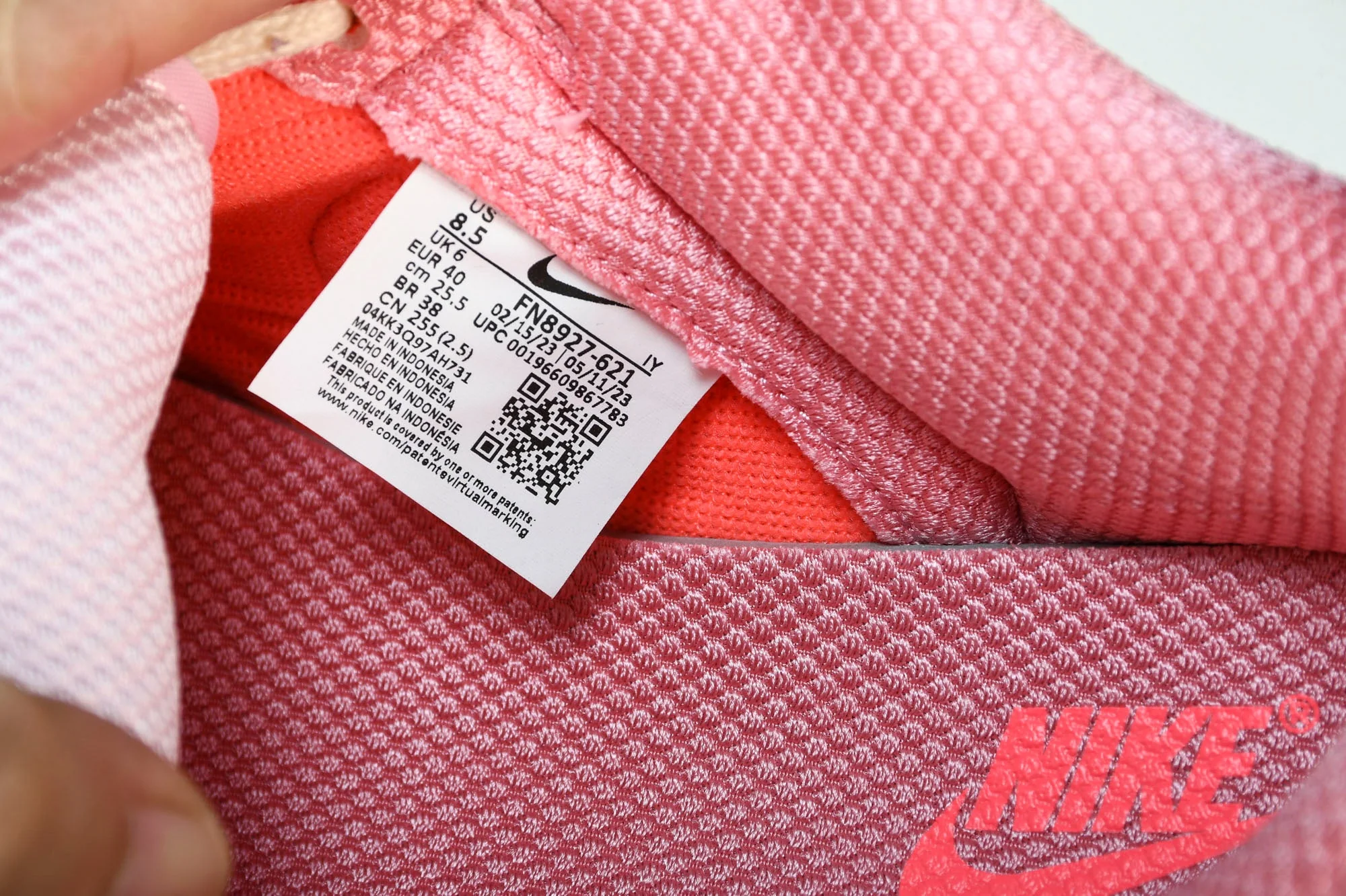 SB Dnk Low LX 'Barbie'