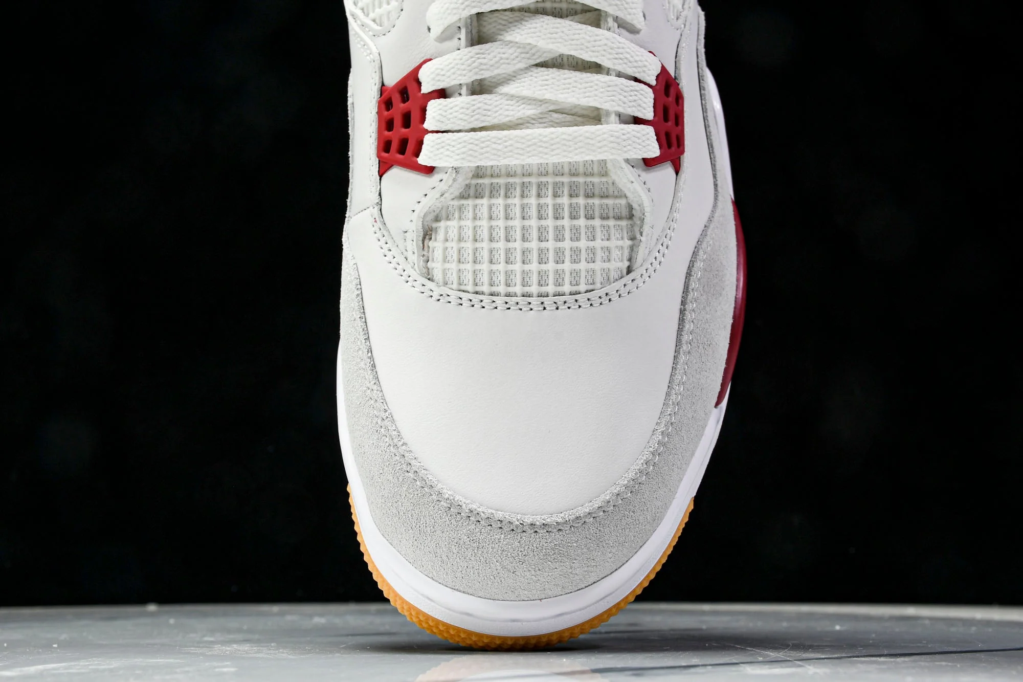 AJ4 Retro SB 'Varsity Red' (Friends & Family)
