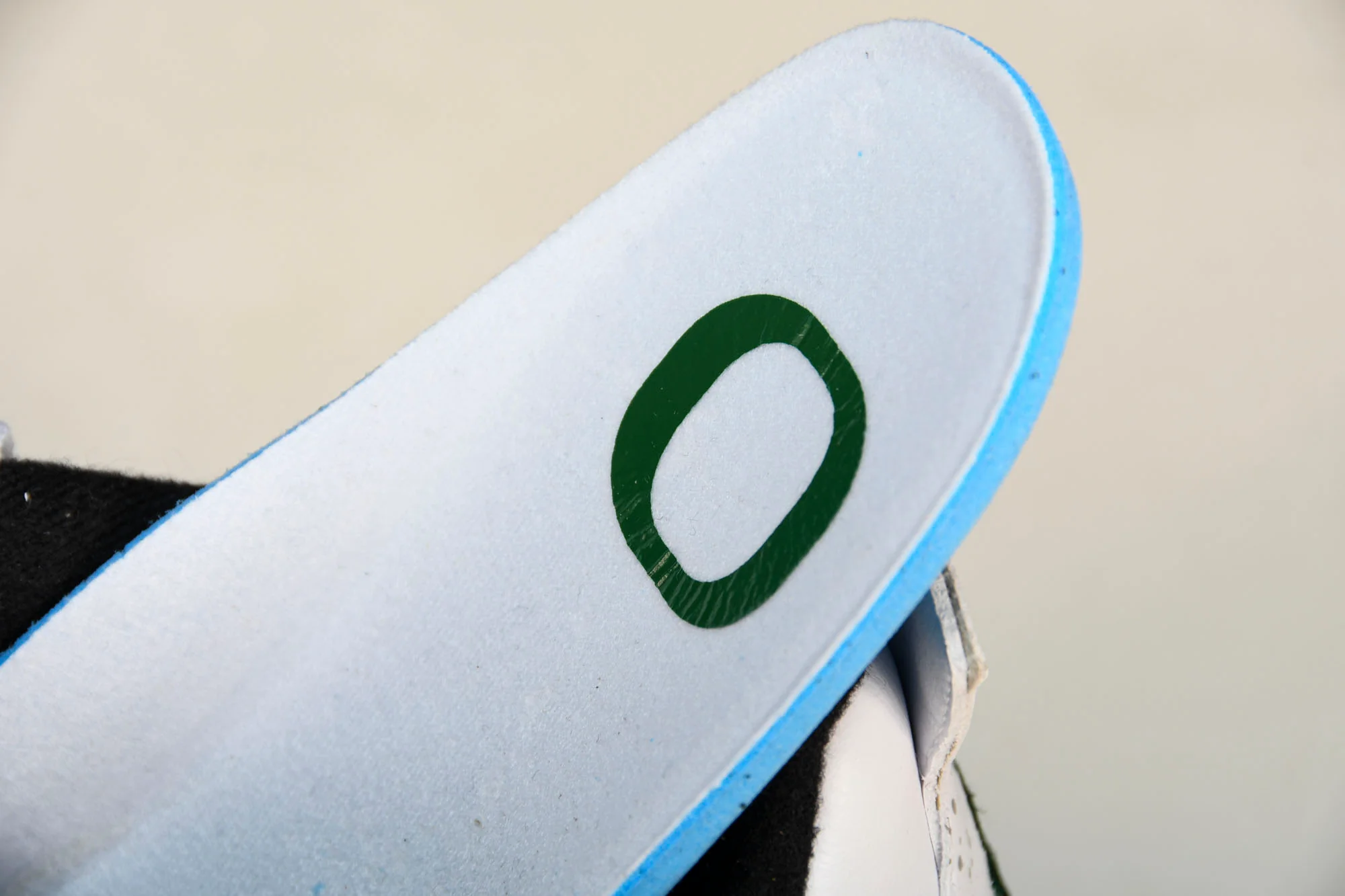 AJ4 Retro Oregon Ducks PE 'Duckman'