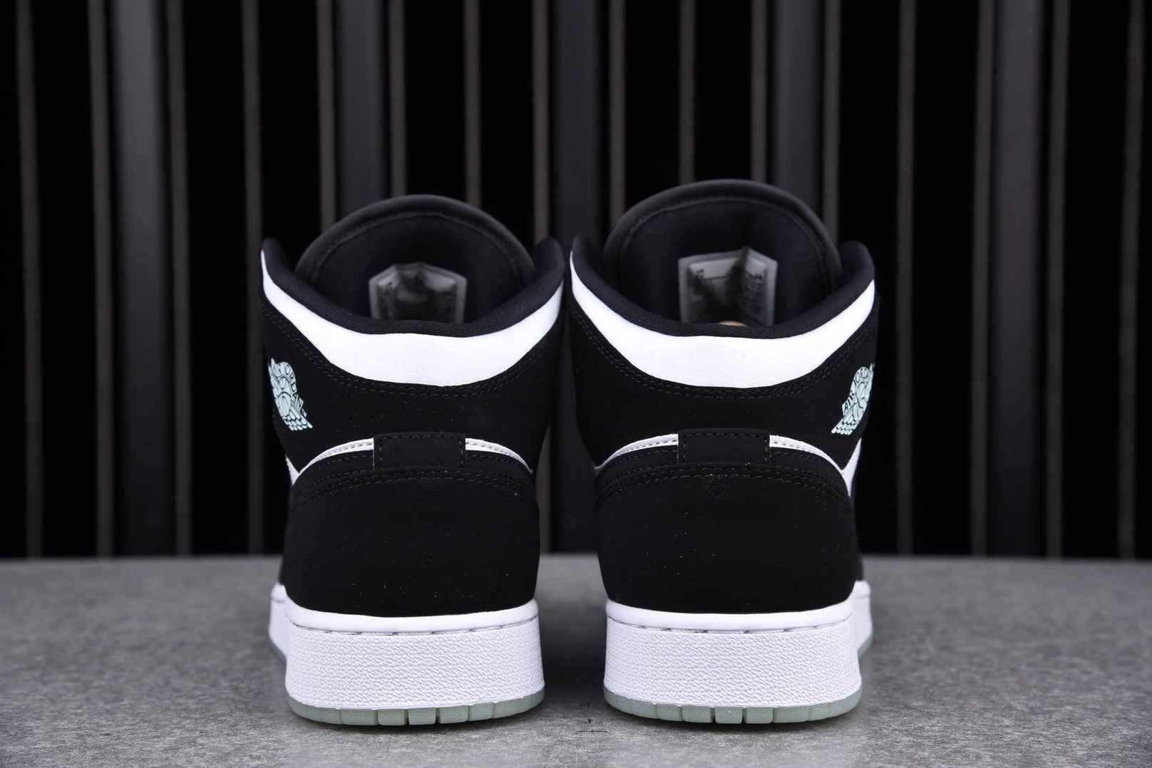 AJ1 Mid SE GS 'Glow in the Dark Panda'