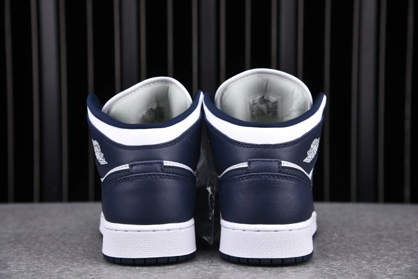 AJ1 Mid GS 'Obsidian'
