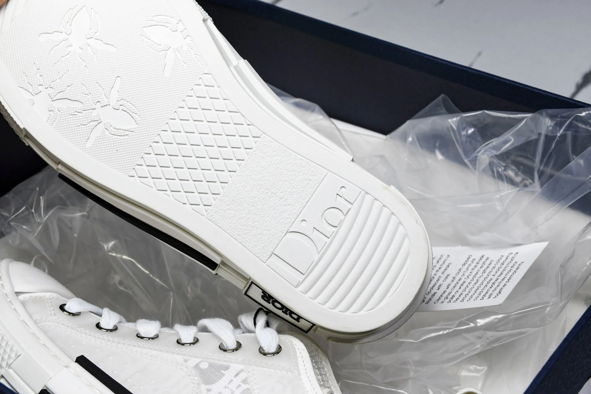 D1or B23 Low 'Oblique White'