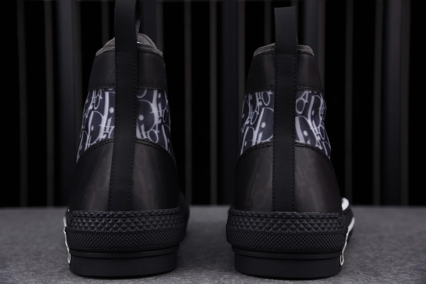 D1or B23 High 'Oblique Black'