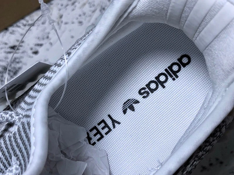 Yzy Boost 350 v2 Static Non-Reflective