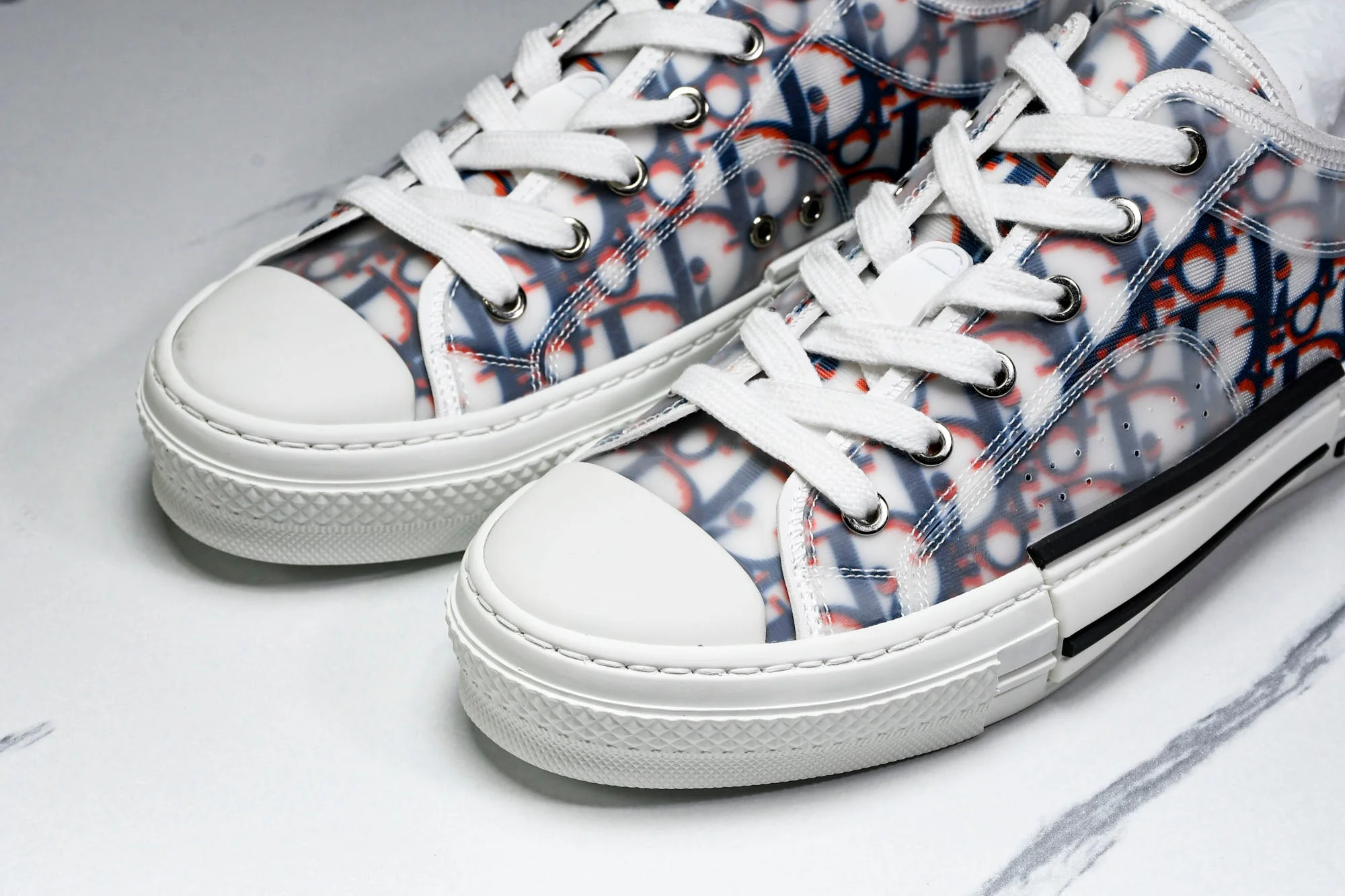 D1or B23 Low 'Oblique Red Blue Pixel'