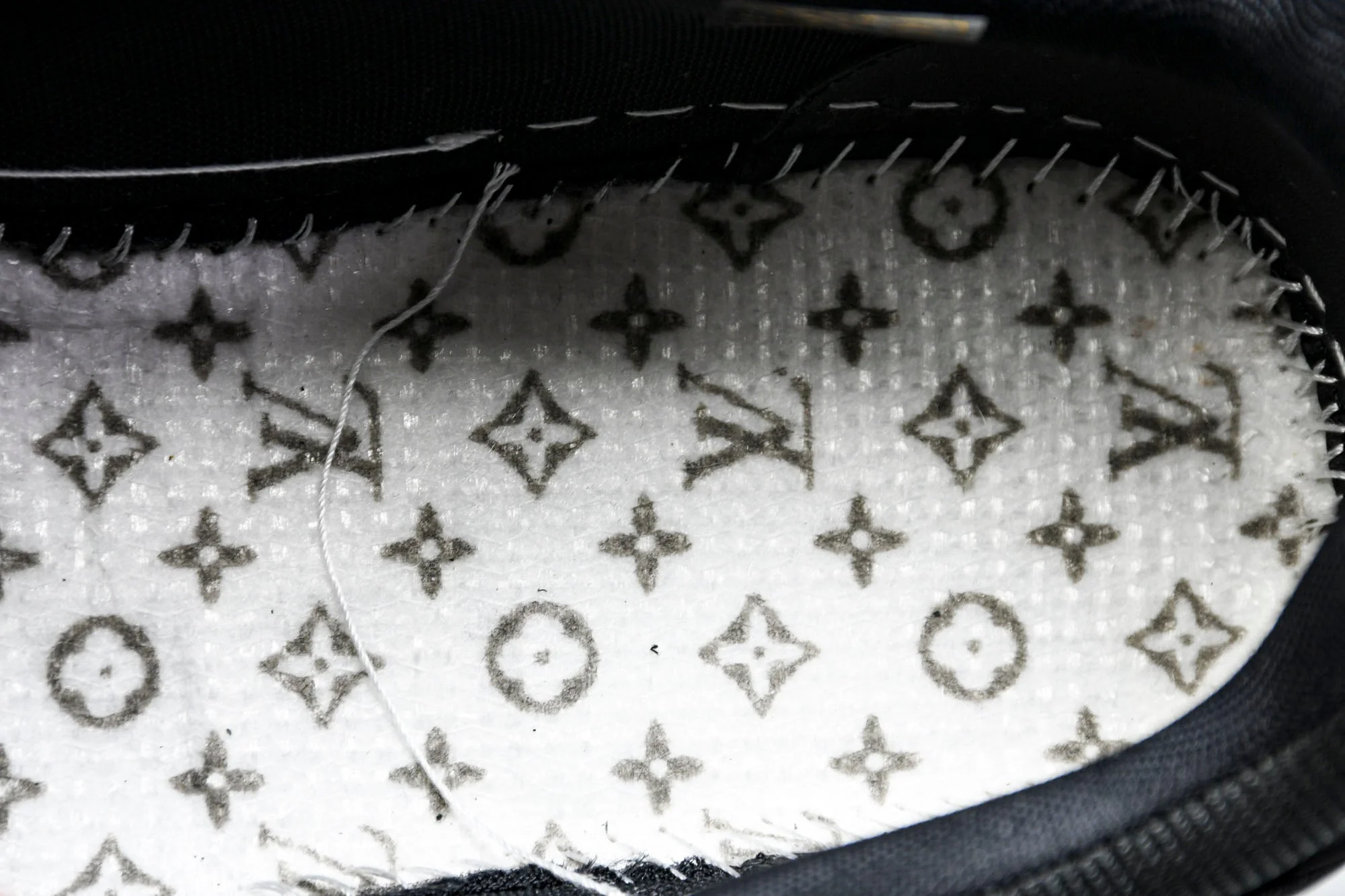 Louis Vuittоп Trainer Low 'Black'