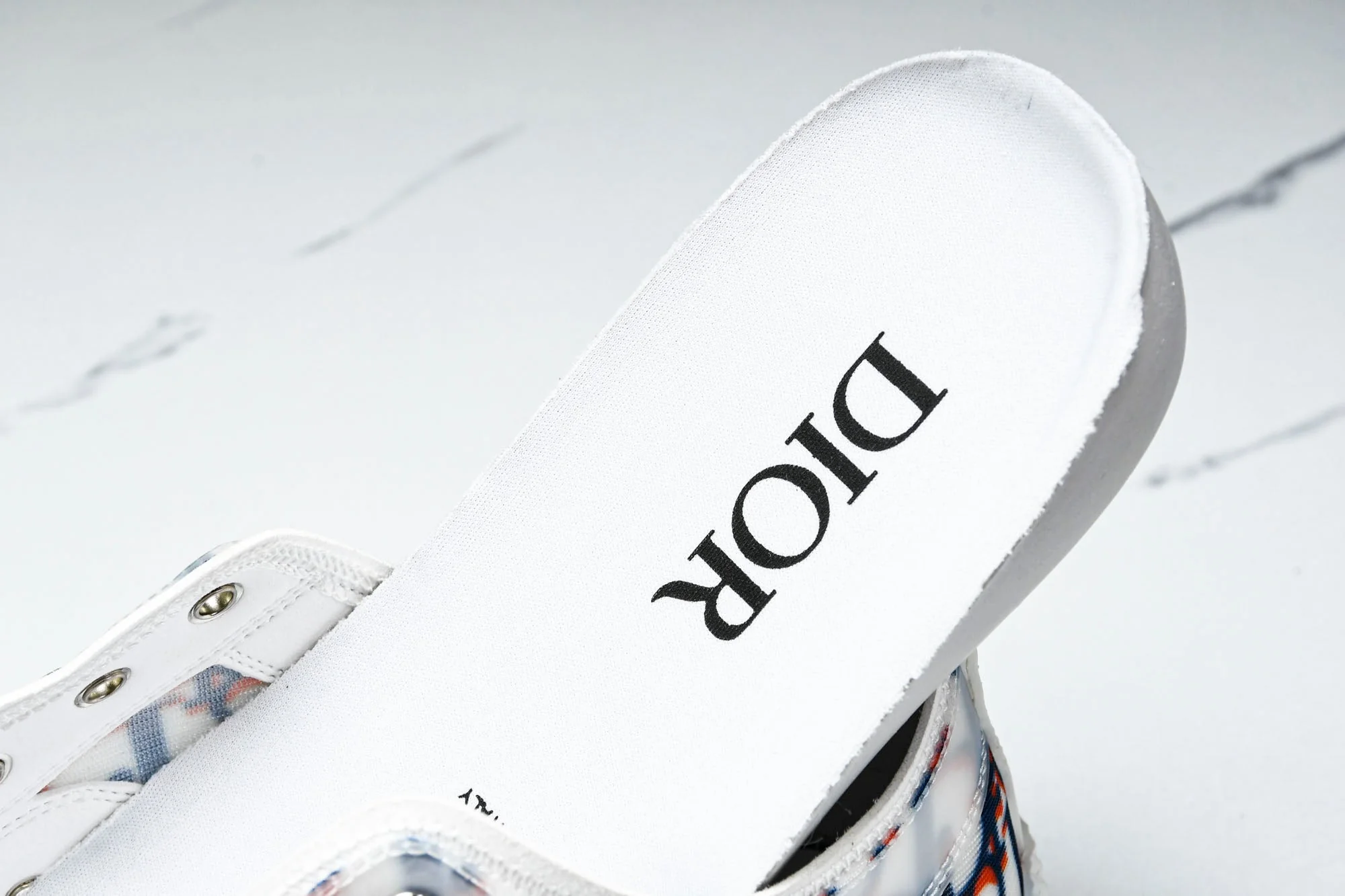 D1or B23 Low 'Oblique Red Blue Pixel'