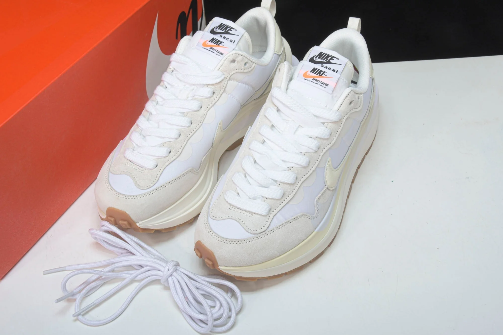 Sacai VaporWaffle 'Sail Gum'