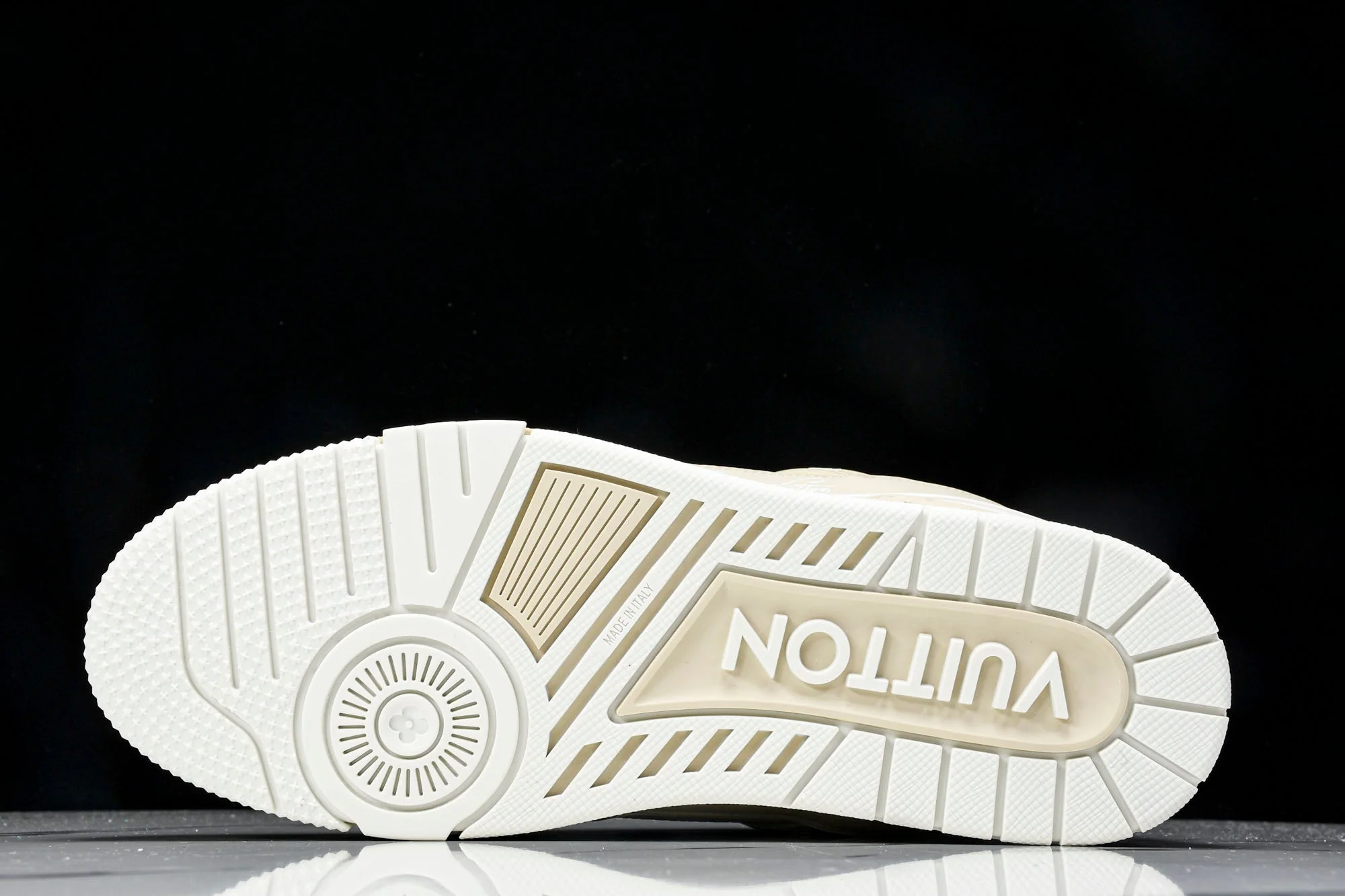 Louis Vuittоп Trainer Low 'Beige White'
