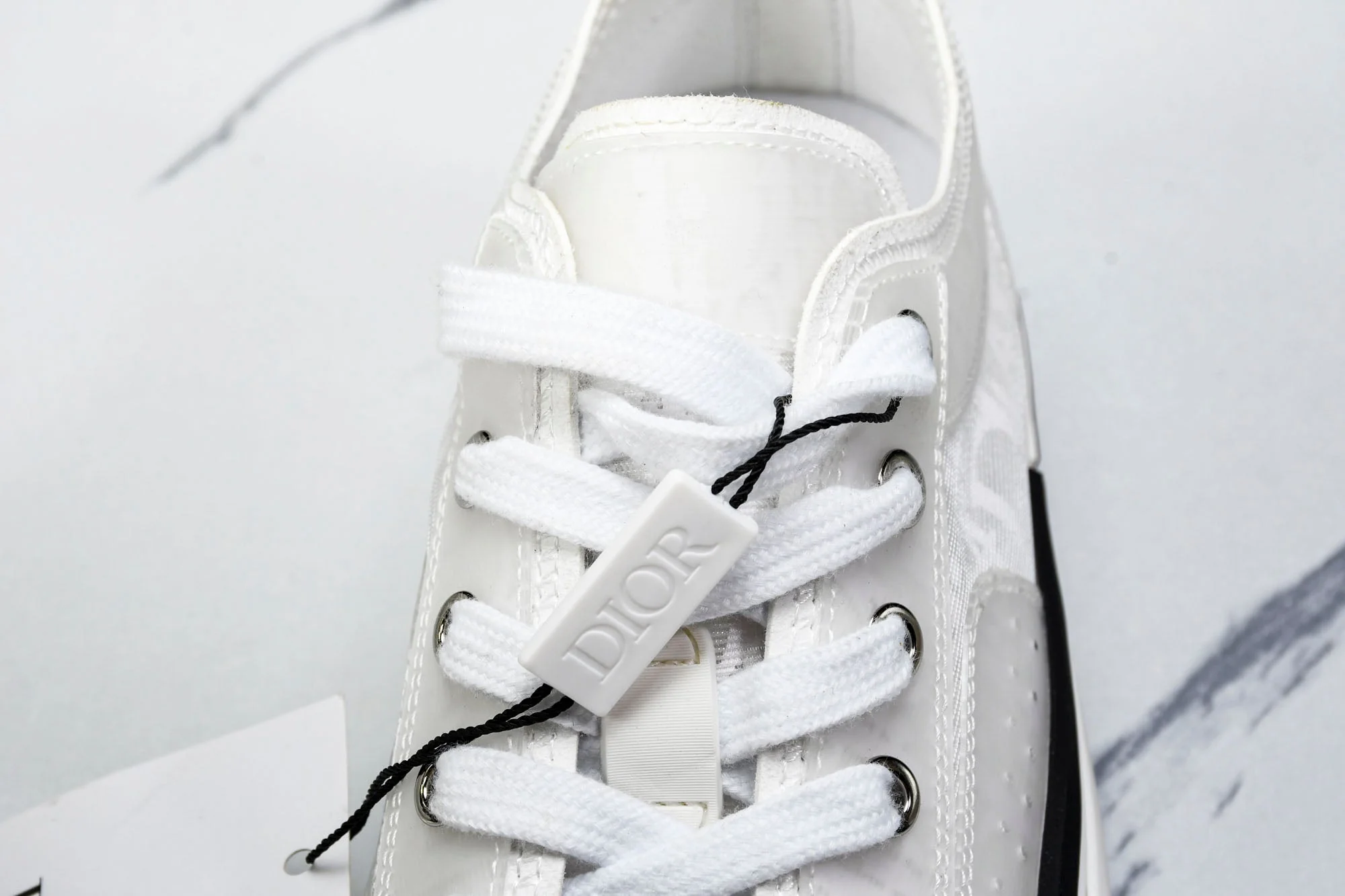 D1or B23 Low 'Oblique White'