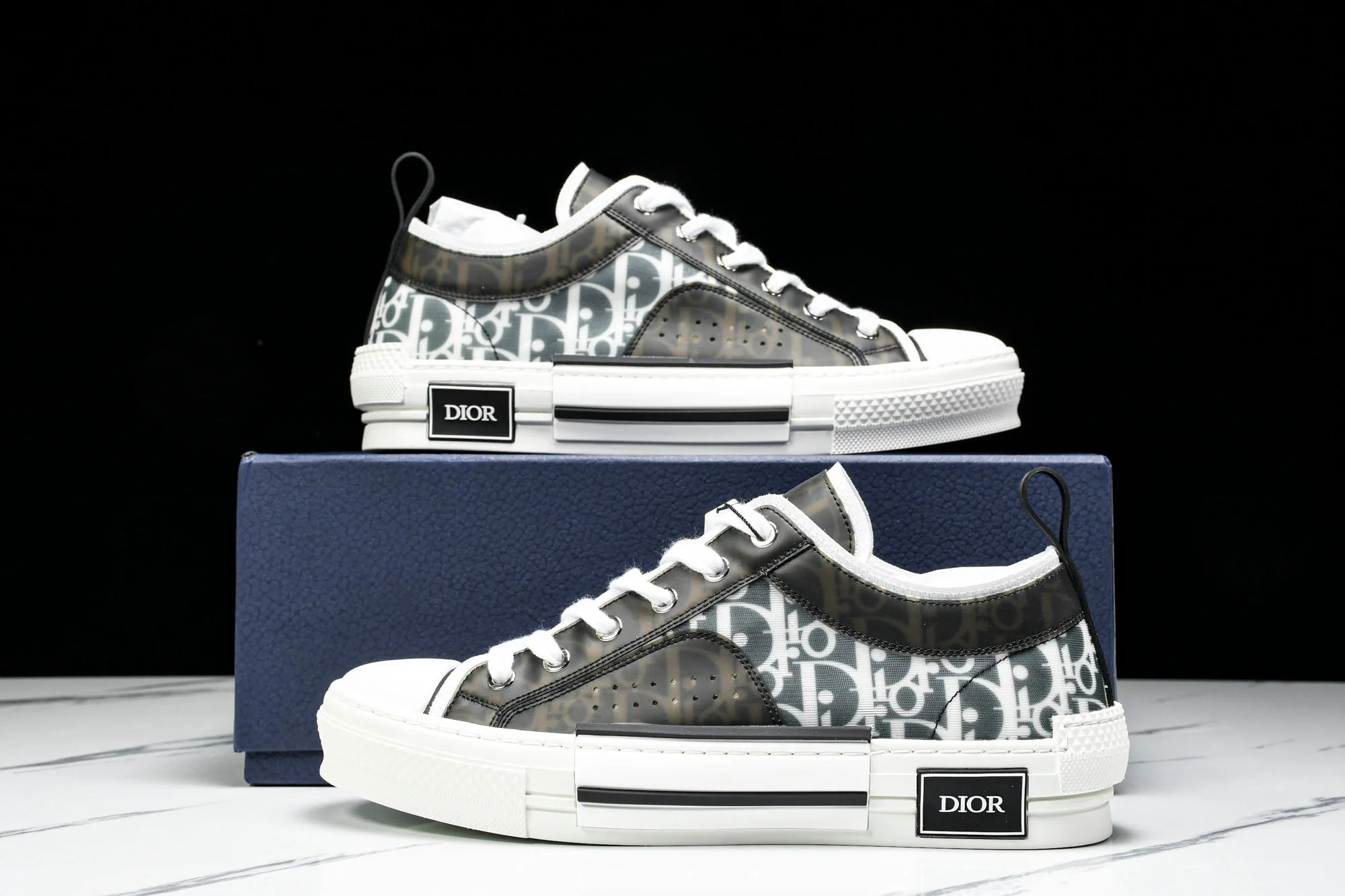 D1or B23 Low 'Oblique Black White'