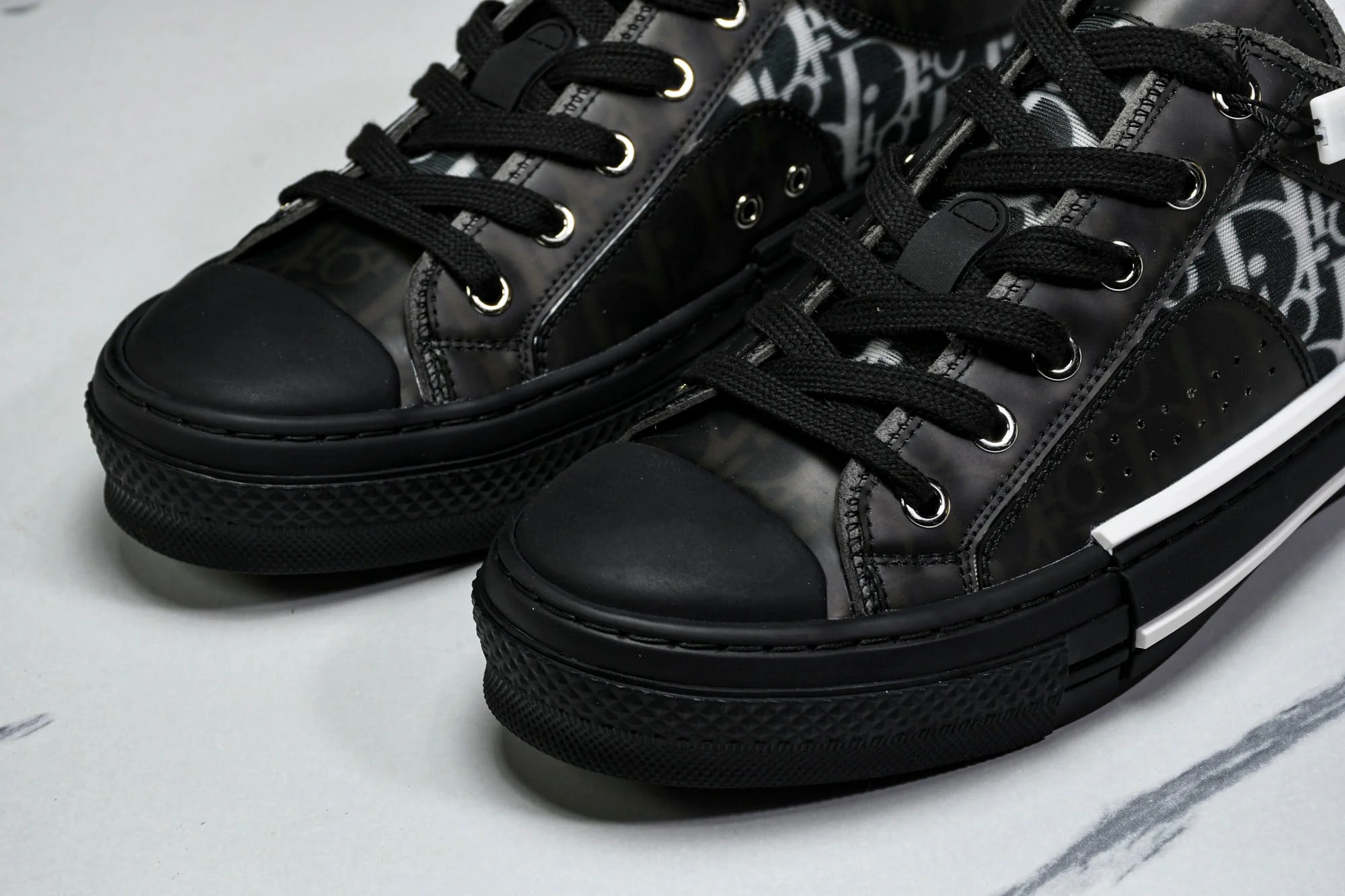 D1or B23 Low 'Oblique Black'