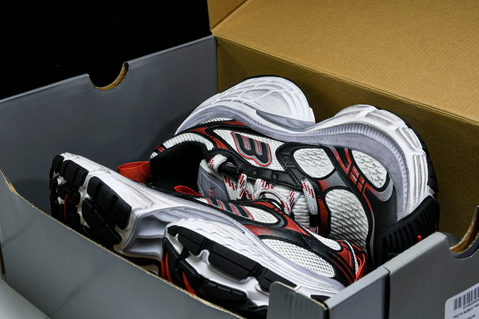 10XL Sneaker 'White Black Red'