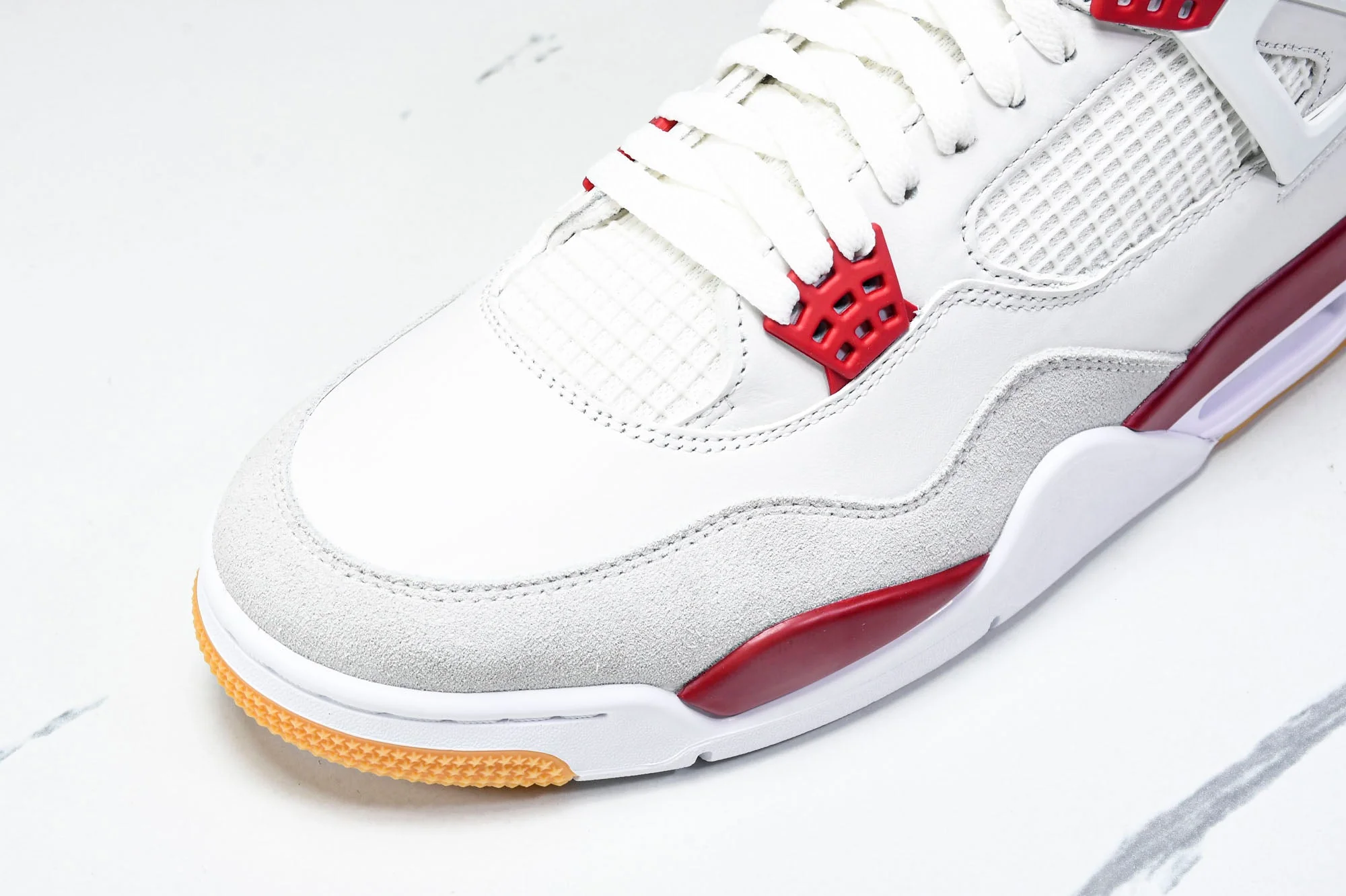 AJ4 Retro SB 'Varsity Red' (Friends & Family)