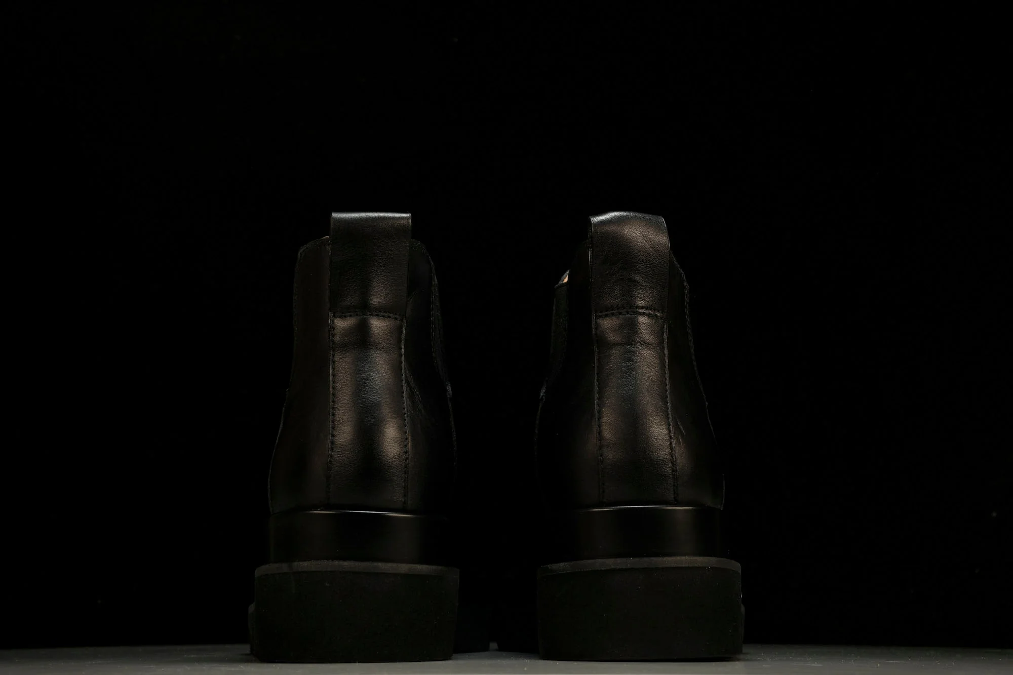 Вottega Veneta Lug Ankle Chelsea Boots 'Black'
