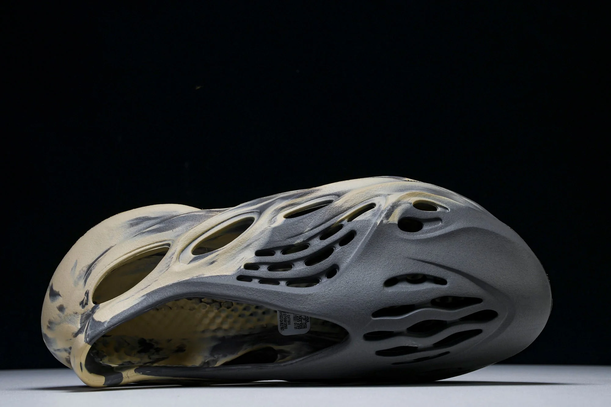 Yzy Foam RNNR 'MX Moon Grey'