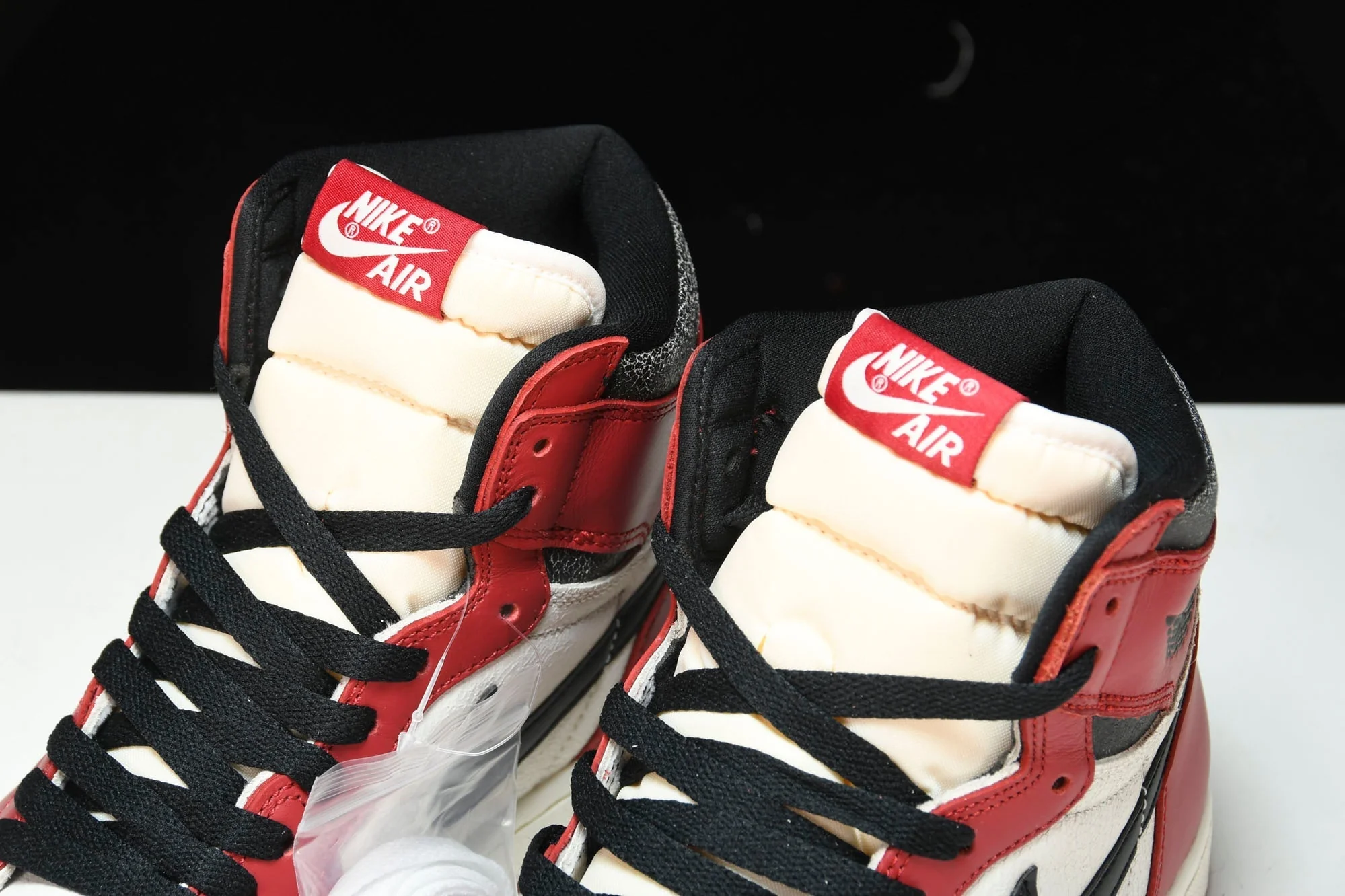 AJ1 Retro High 'Lost and Found'