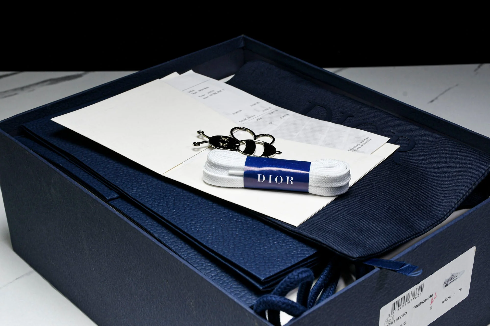 D1or B23 Low 'Oblique Red Blue Pixel'