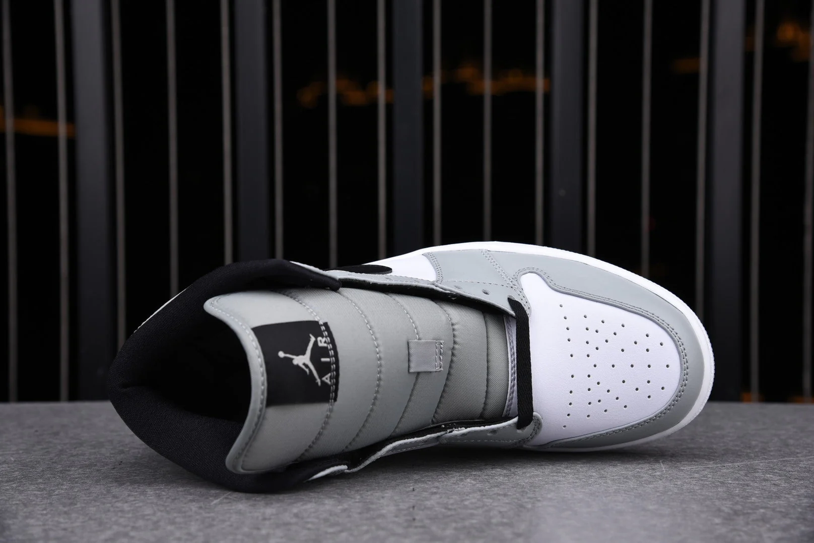 AJ1 Mid 'Smoke Grey'