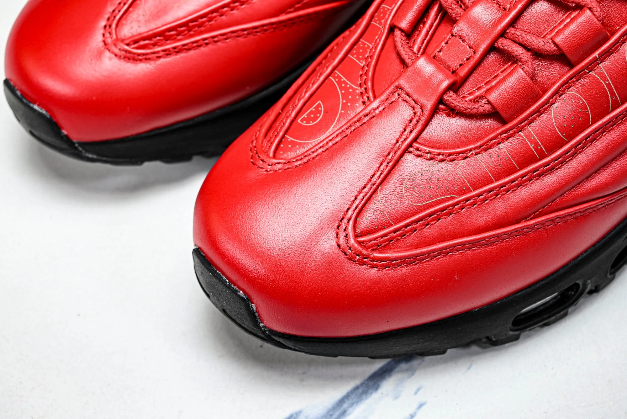 Supreme x AM95 Lux 'Gym Red'