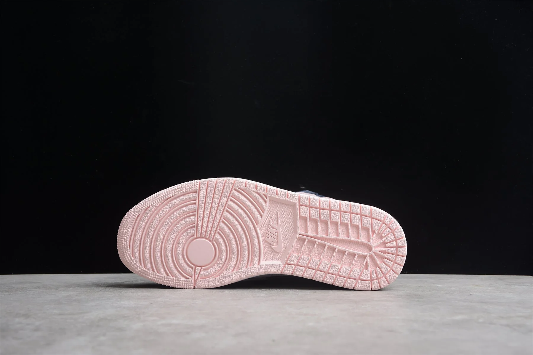 AJ1 Retro High OG 'Atmosphere'