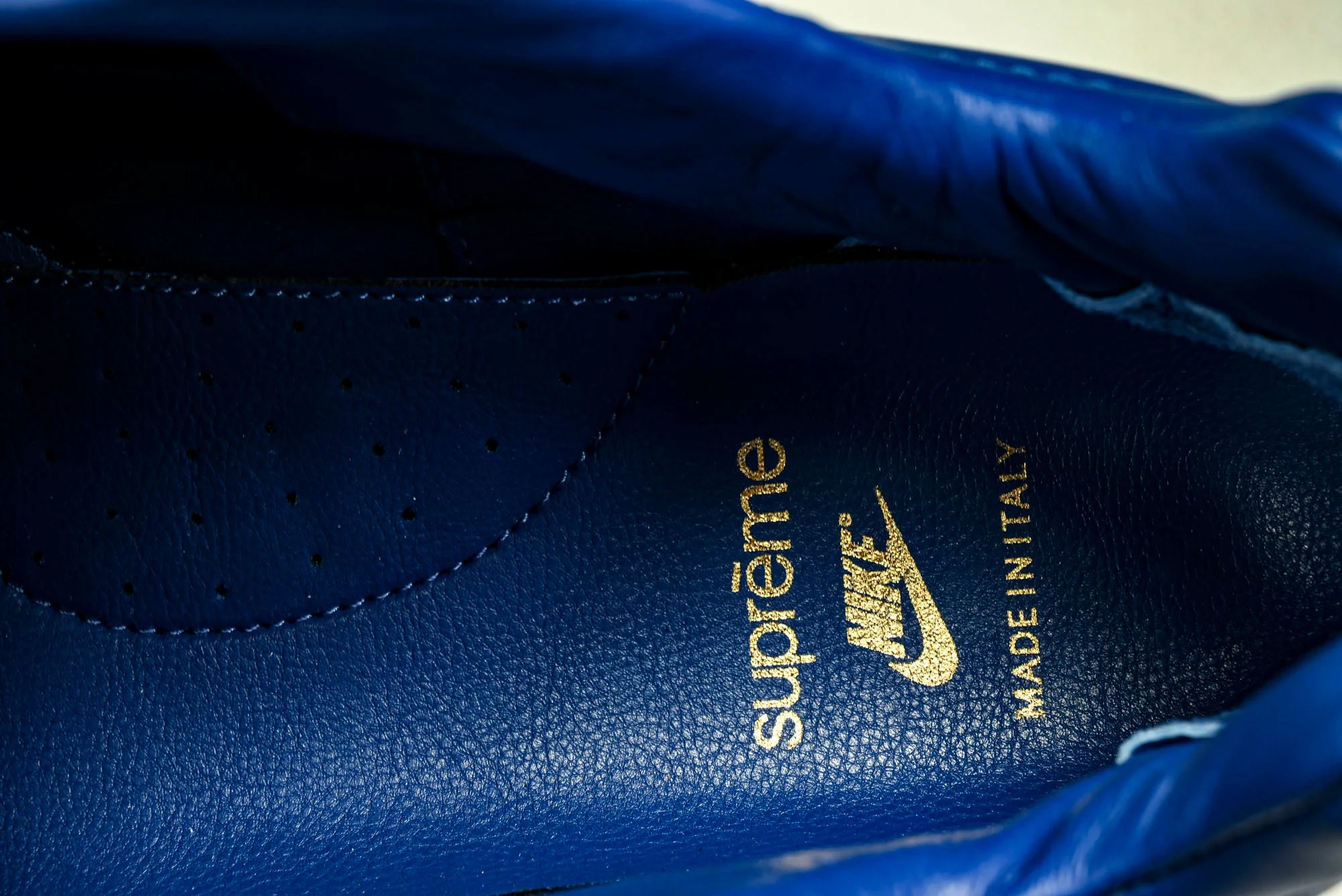 Supreme x AM95 Lux 'Hyper Cobalt'