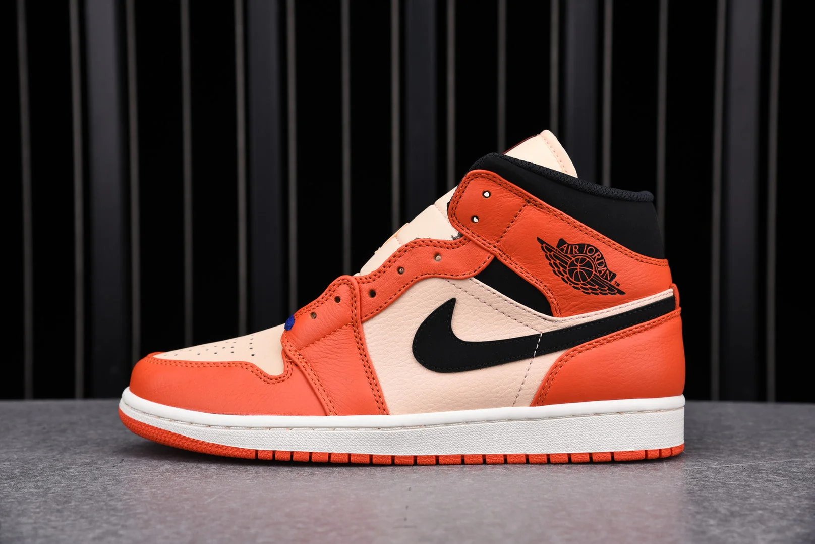AJ1 Retro Mid SE 'Team Orange'