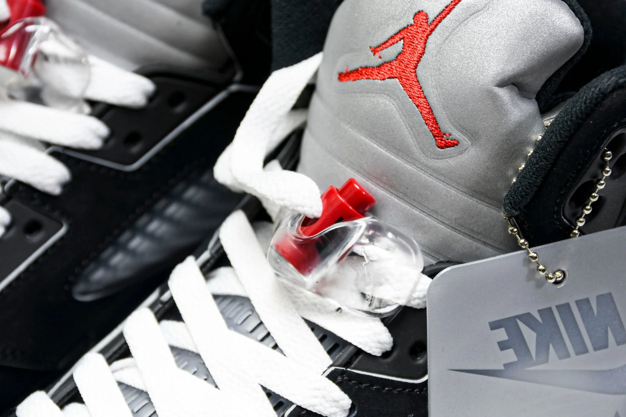 AJ5 Retro 'Black Metallic Reimagined'