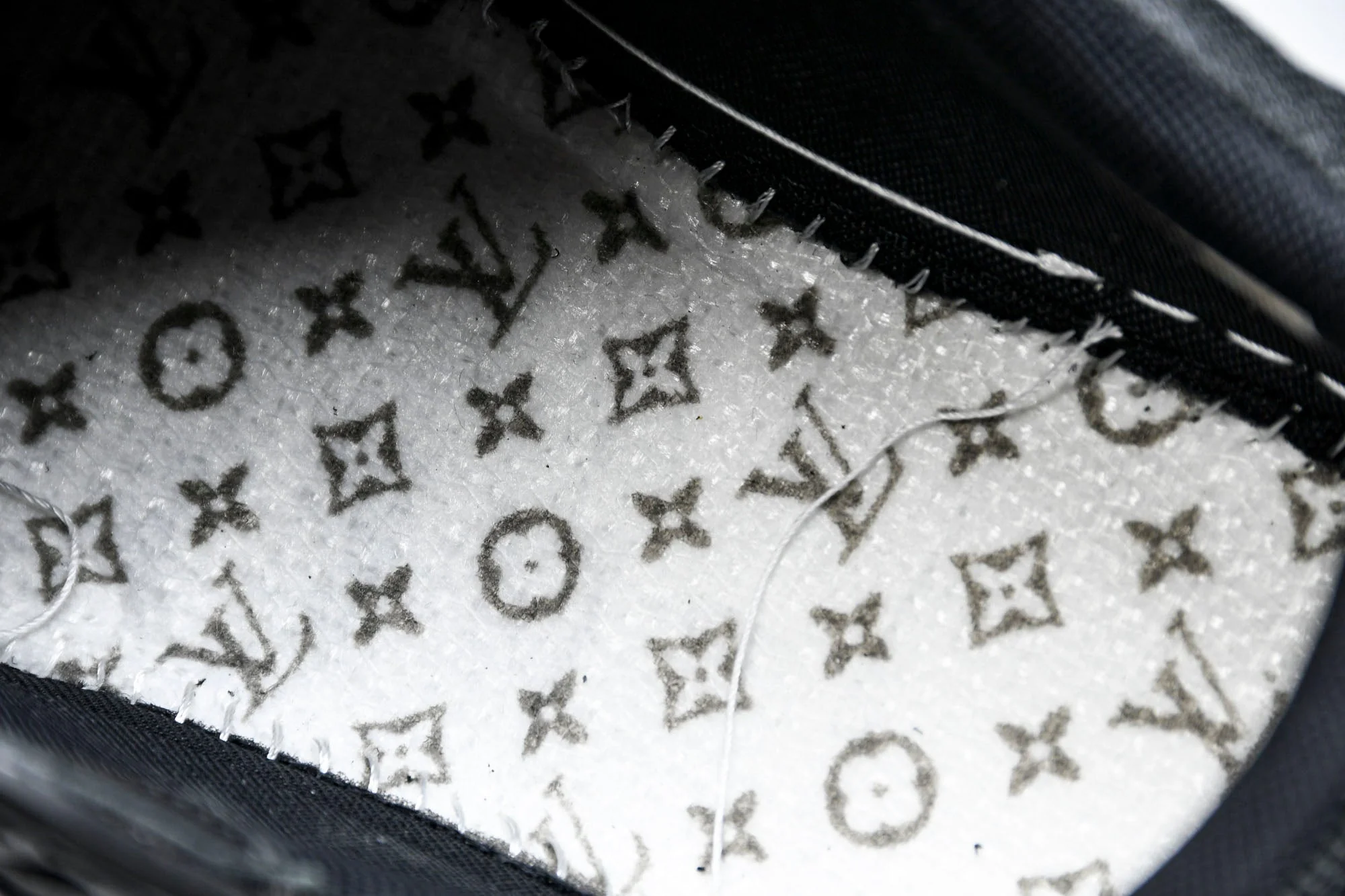 Louis Vuittоп Trainer Low 'Black'