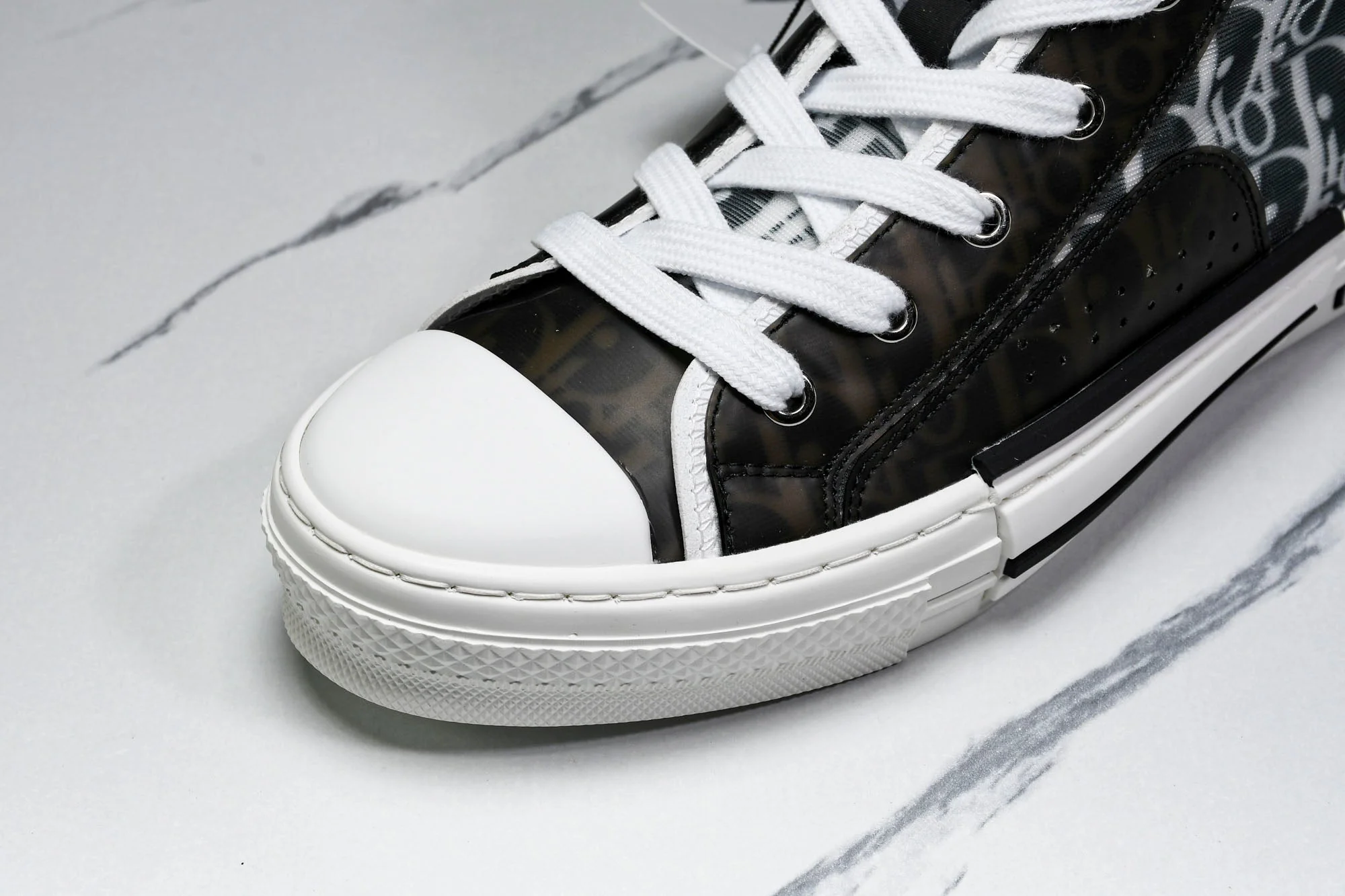 D1or B23 High 'Oblique Black White'