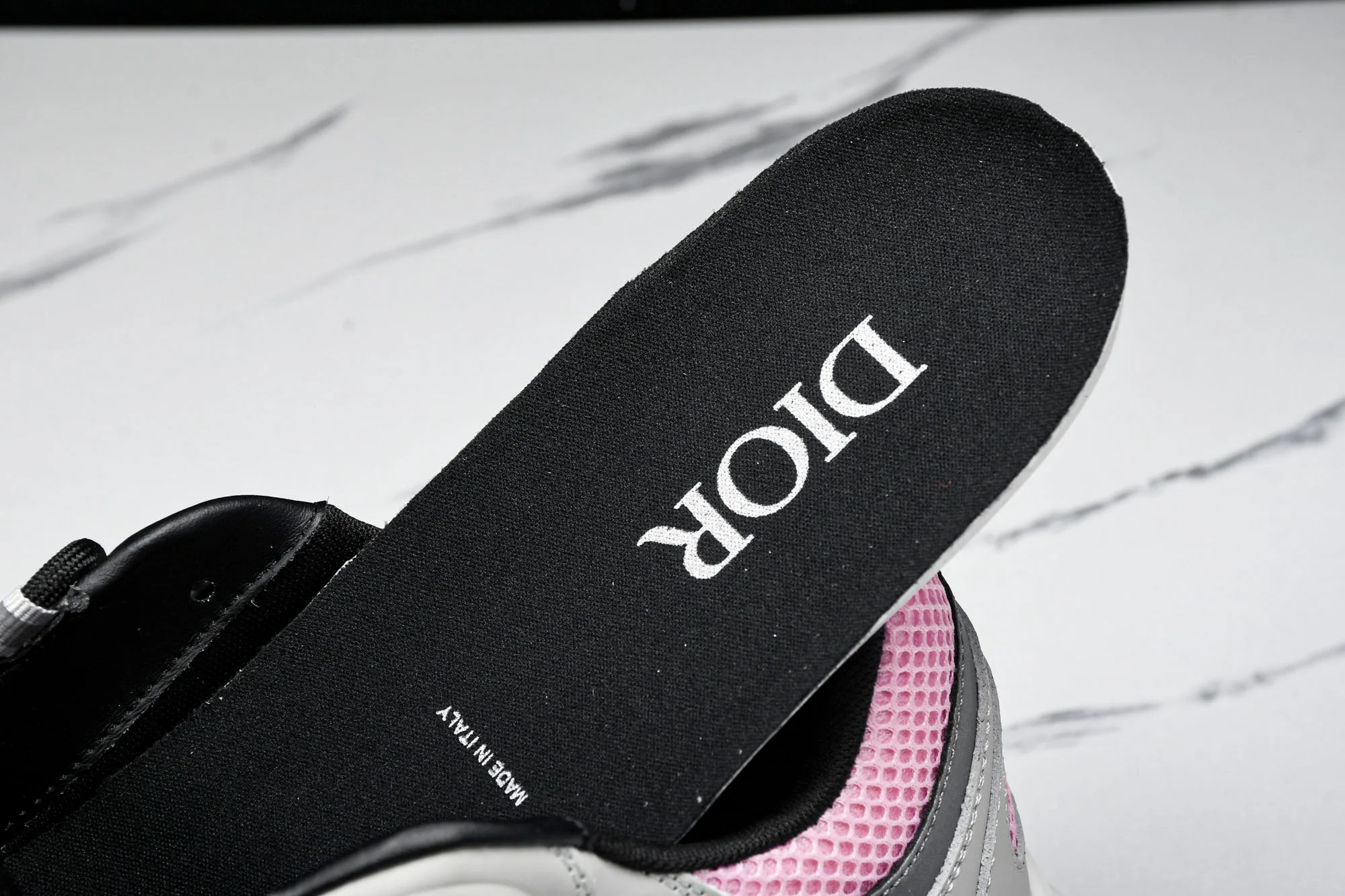 D1or B22 'Pale Pink Grey'