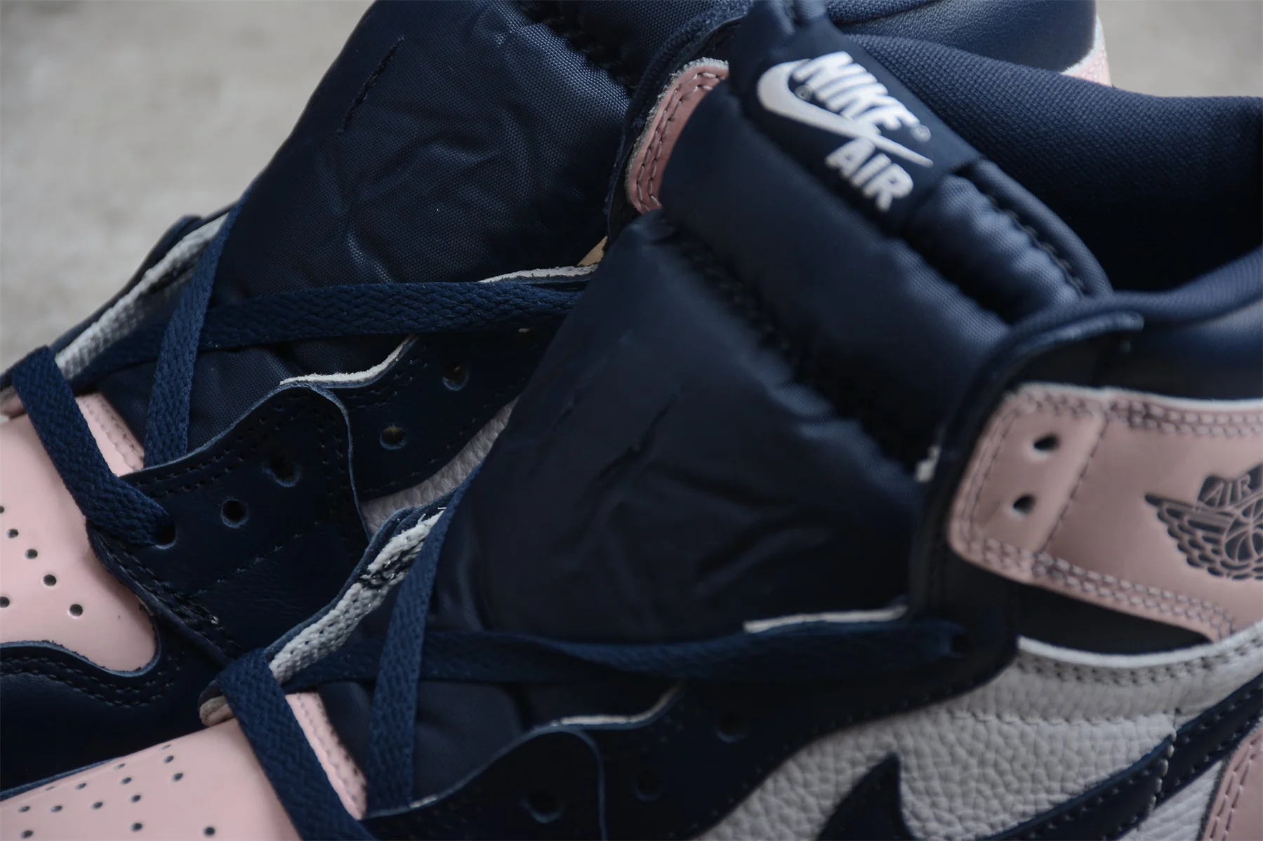 AJ1 Retro High OG 'Atmosphere'