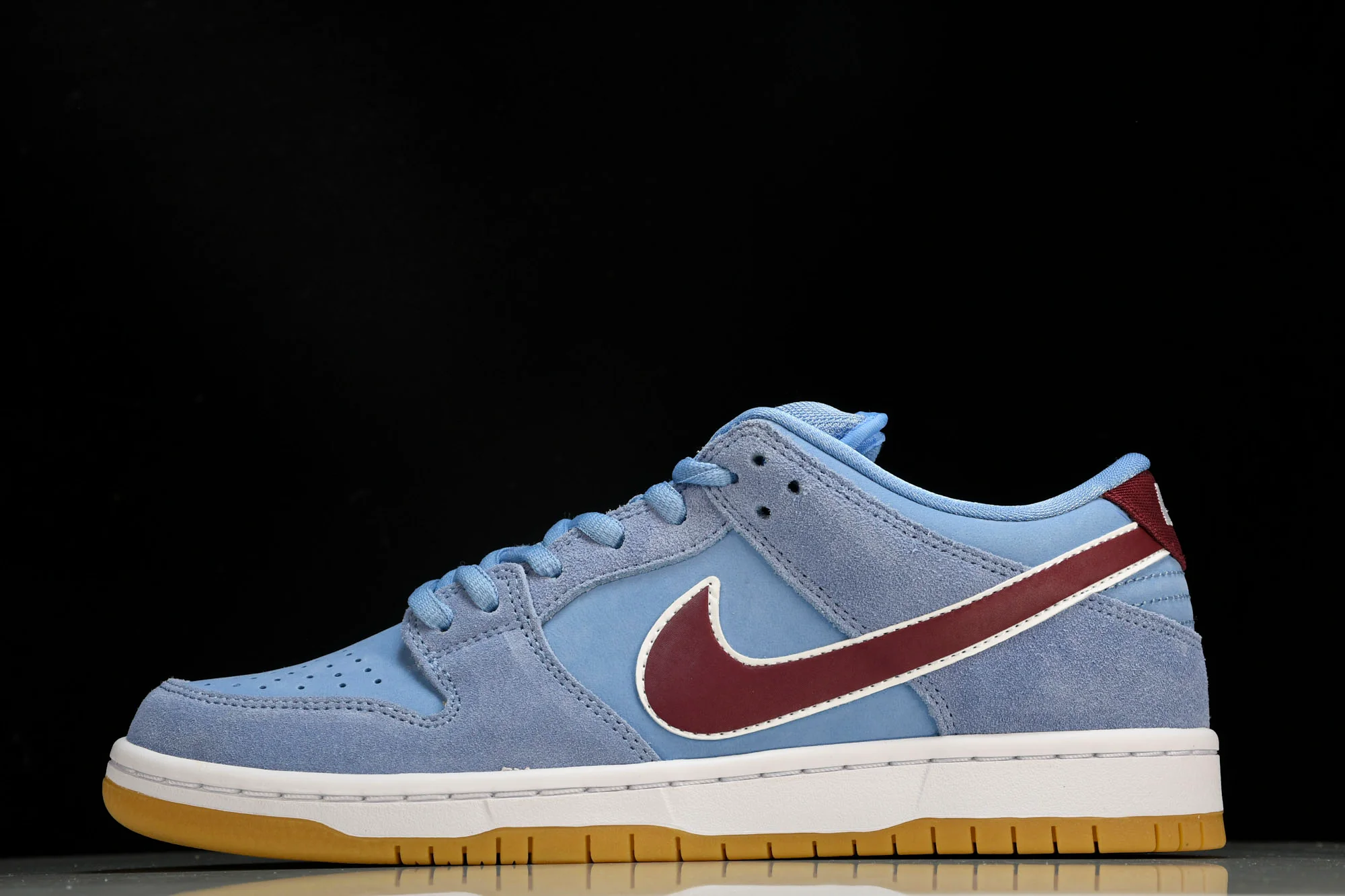 SB Dnk Low 'Philadelphia Phillies'