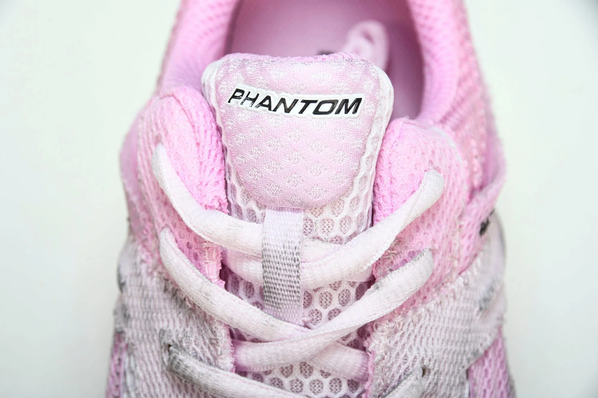 Phantom Trainer 'Pink'