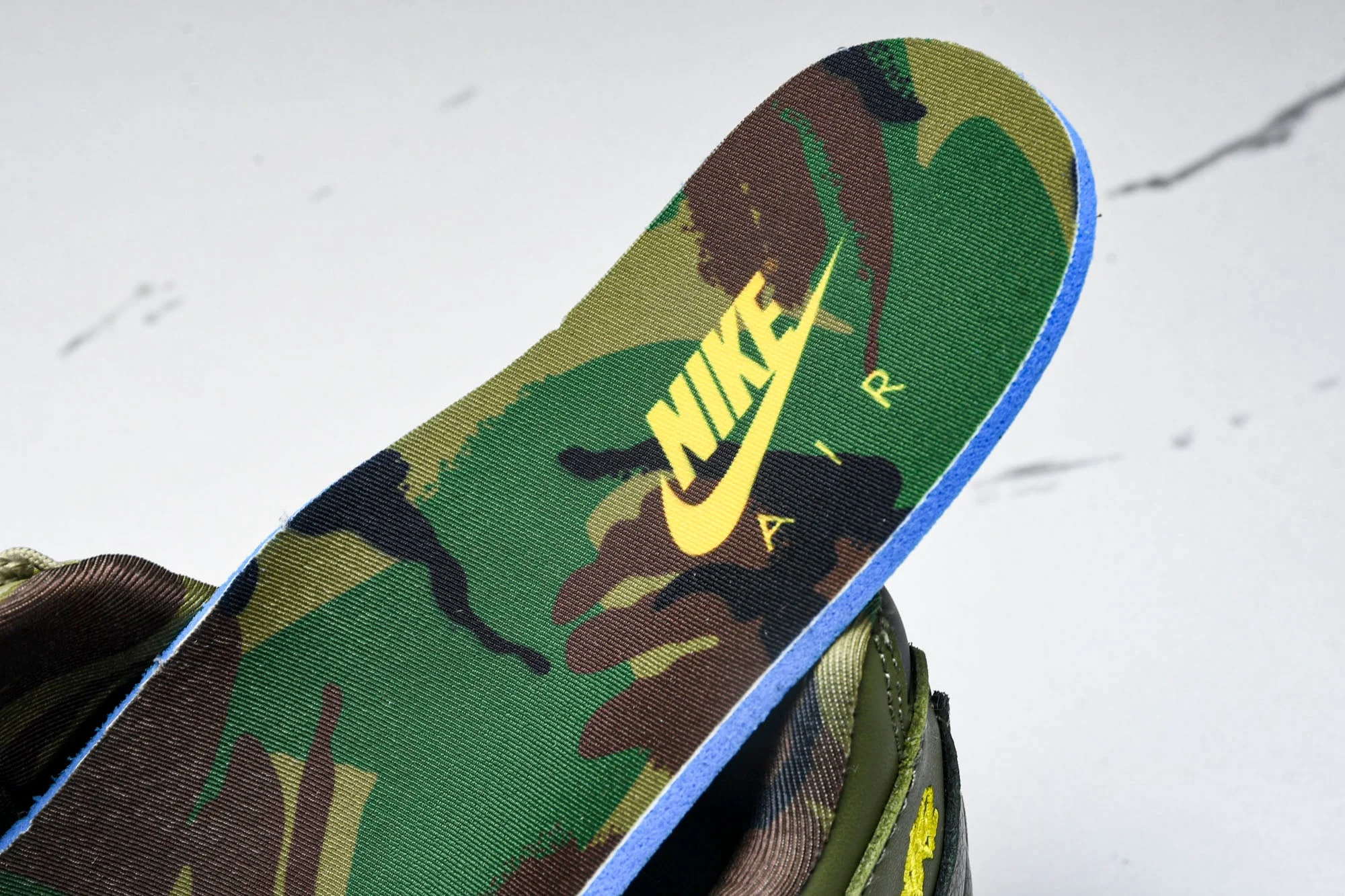 Corteiz x AM95 'Gutta Green'