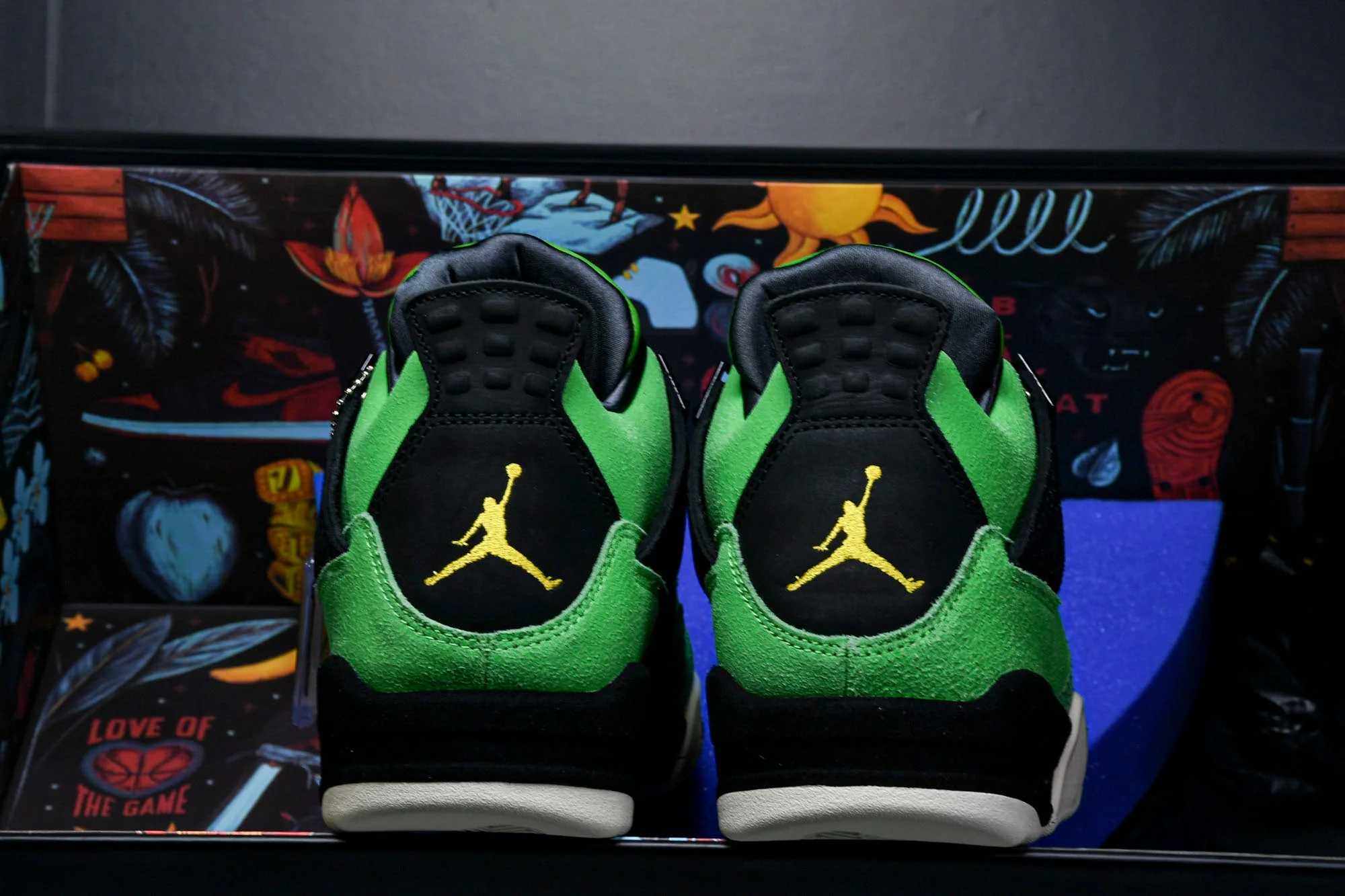 AJ4 Retro 'Manila' (Special Box)