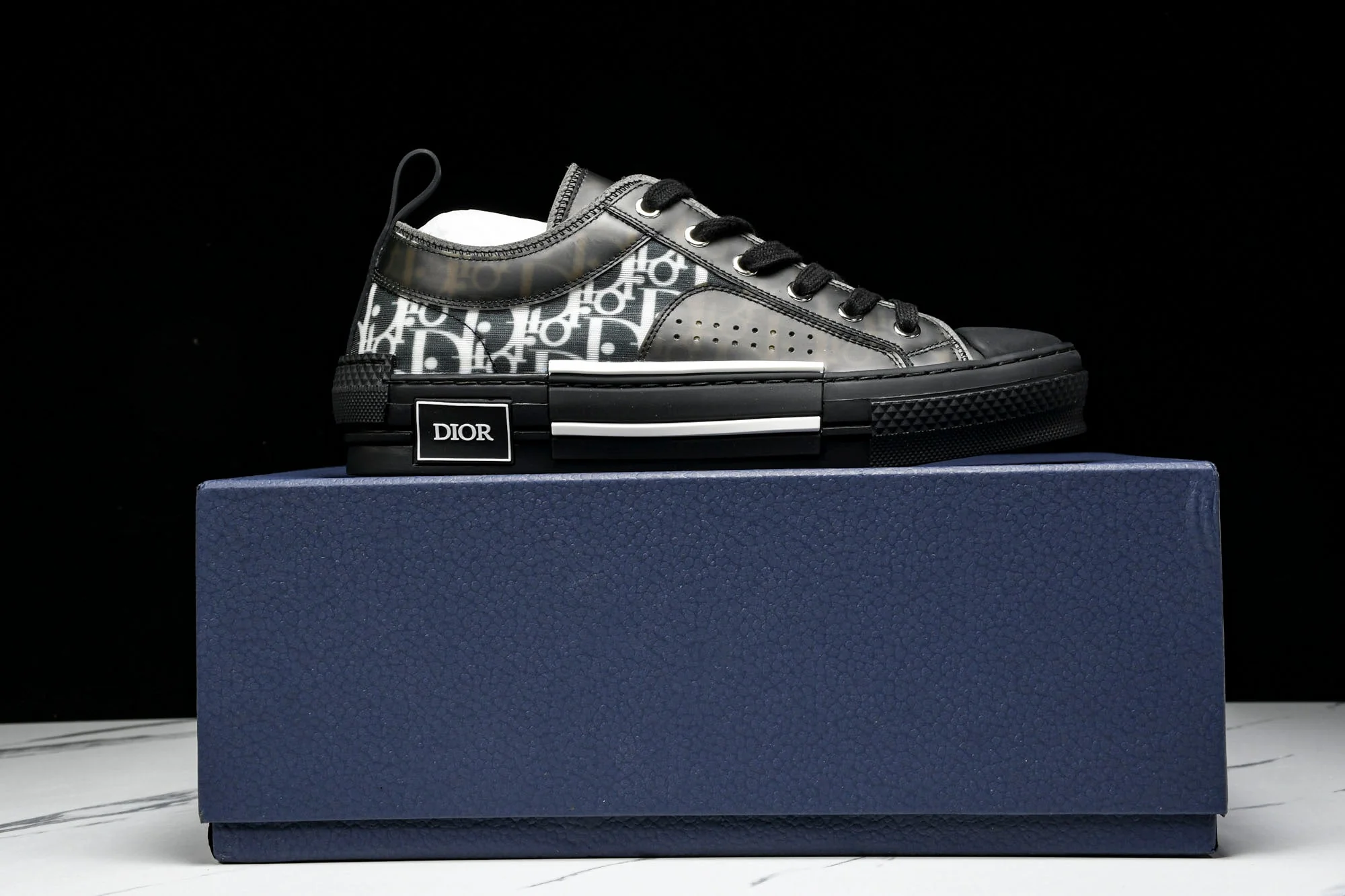 D1or B23 Low 'Oblique Black'