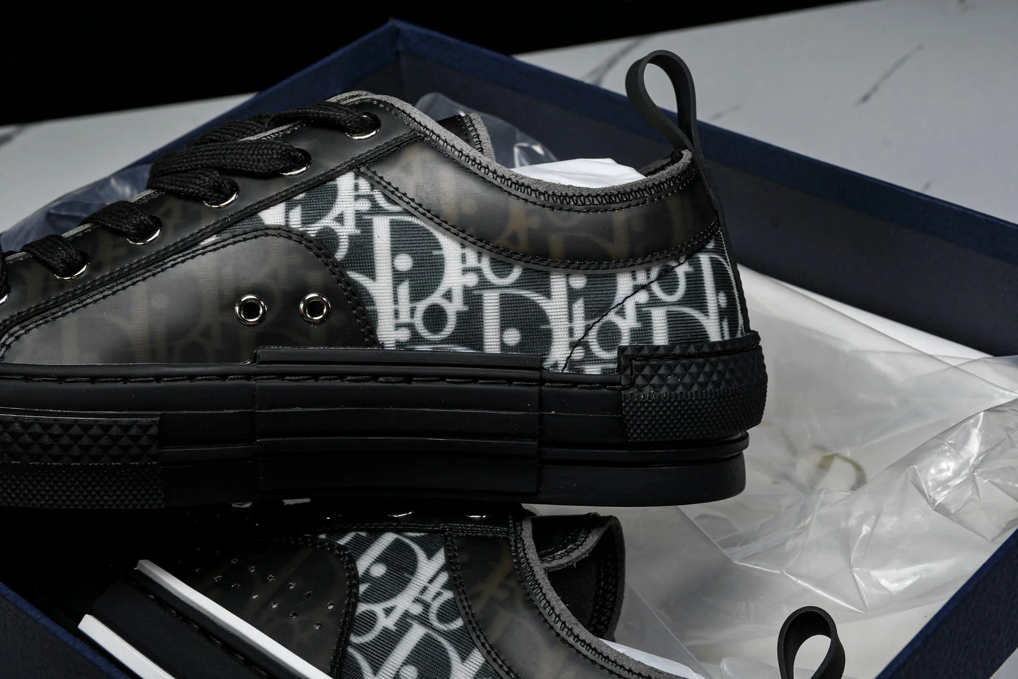 D1or B23 Low 'Oblique Black'