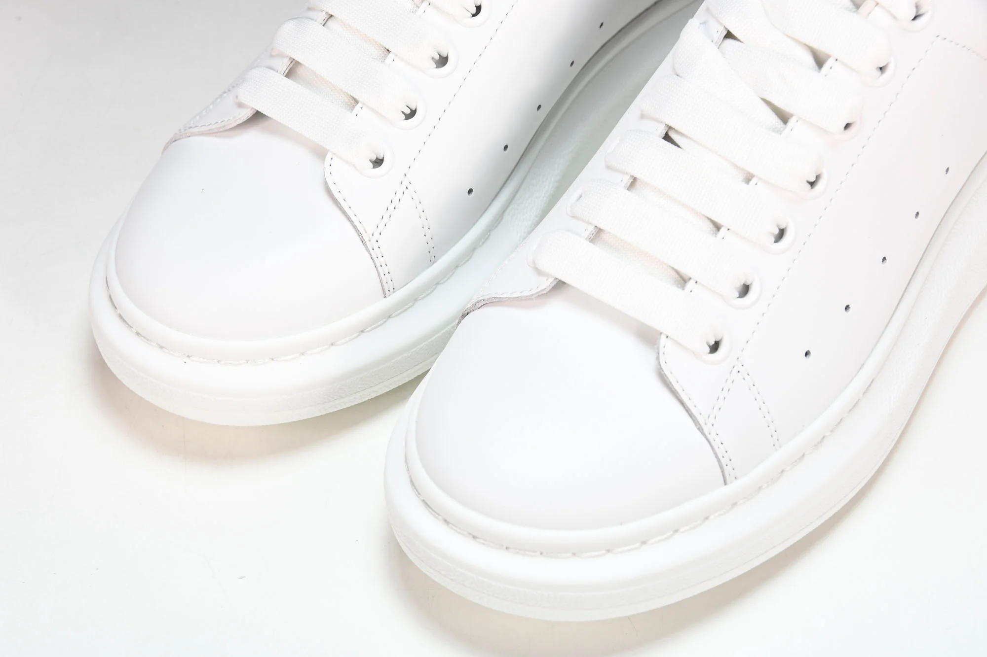 Aleхander MсQueen Oversized Sneaker 'Red'