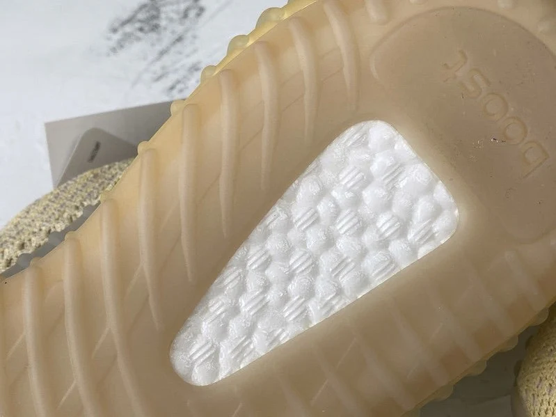 Yzy Boost 350 v2 Flax