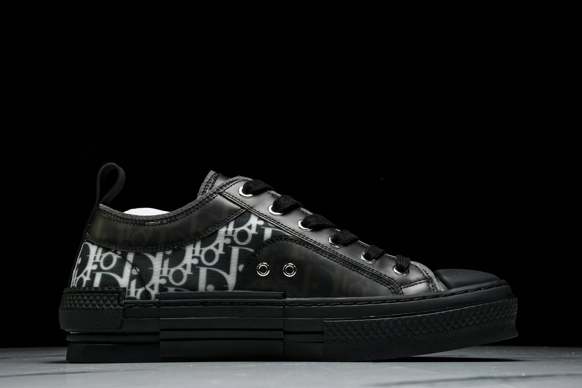 D1or B23 Low 'Oblique Black'